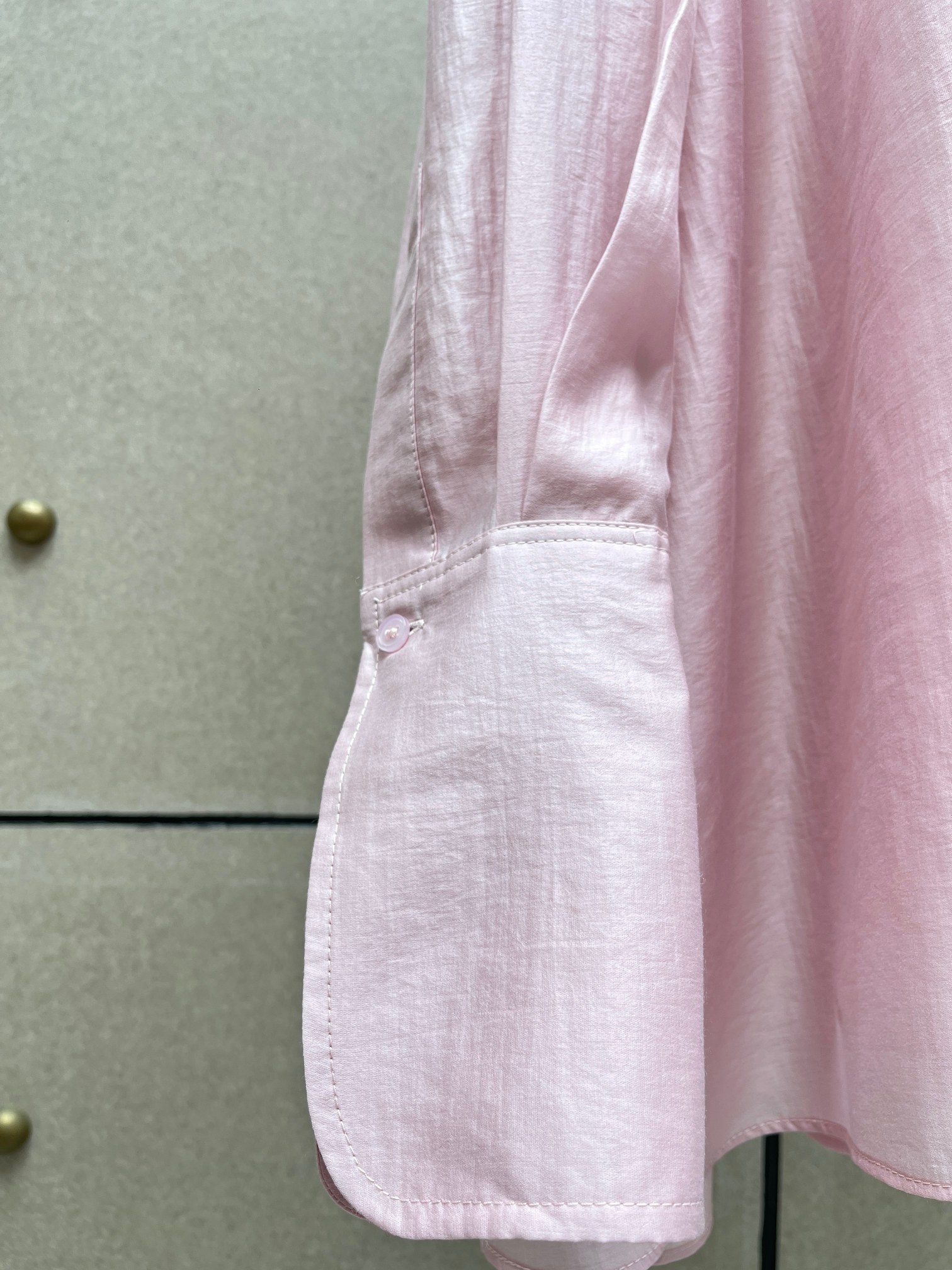 ❤️春季新色翻领收褶系带上衣！天丝面料 珠光感 宽松 百搭神器。SML