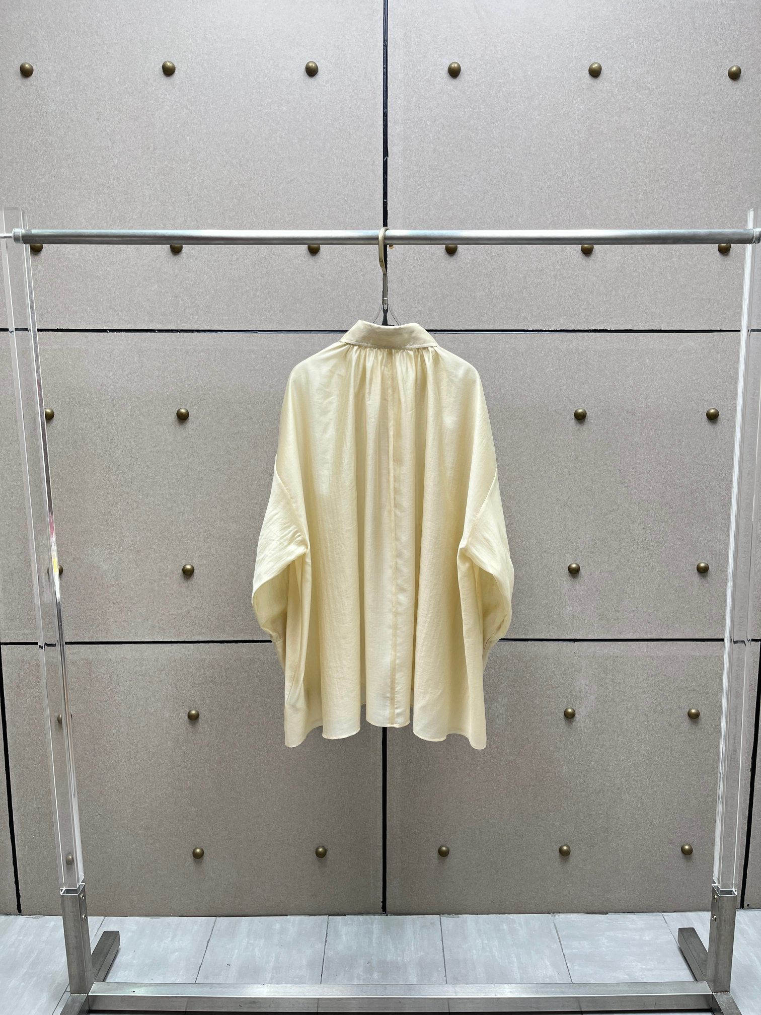 ❤️春季新色翻领收褶系带上衣！天丝面料 珠光感 宽松 百搭神器。SML