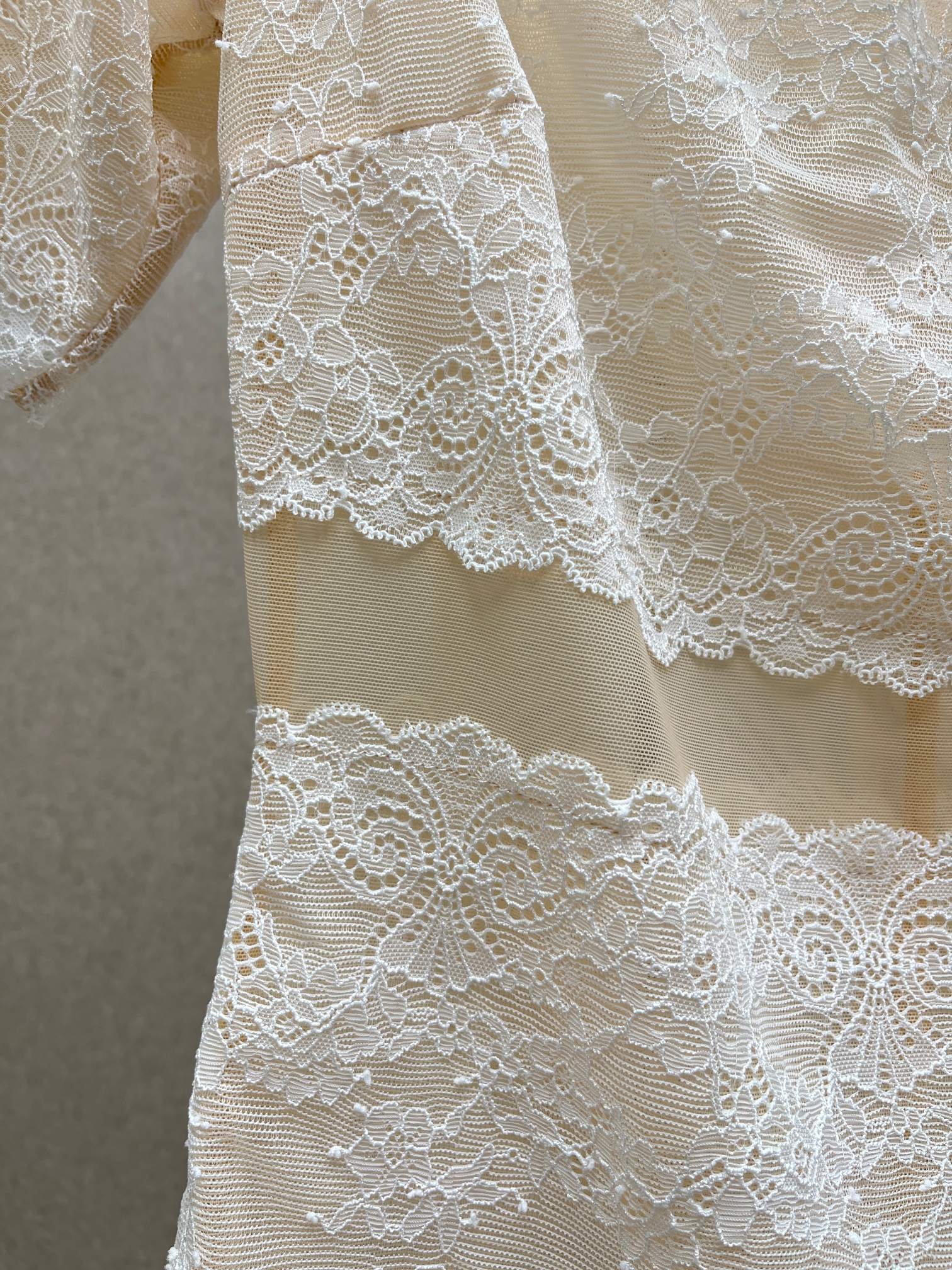 ❤️蕾丝花边拼接露肩短袖上衣！SML