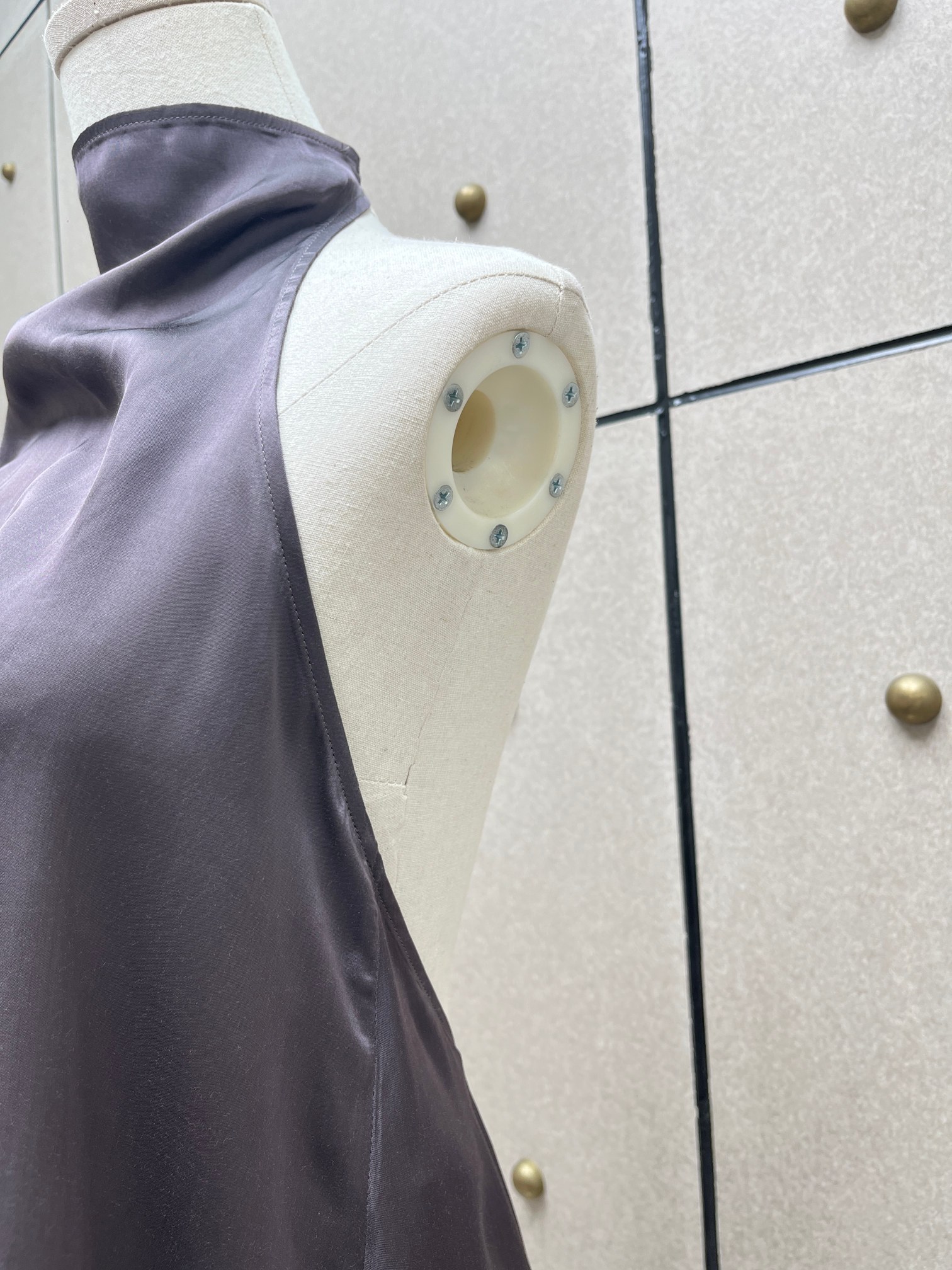 ❤️胸花蕾丝边露背上衣！定制染色丝质面料 两色 SML