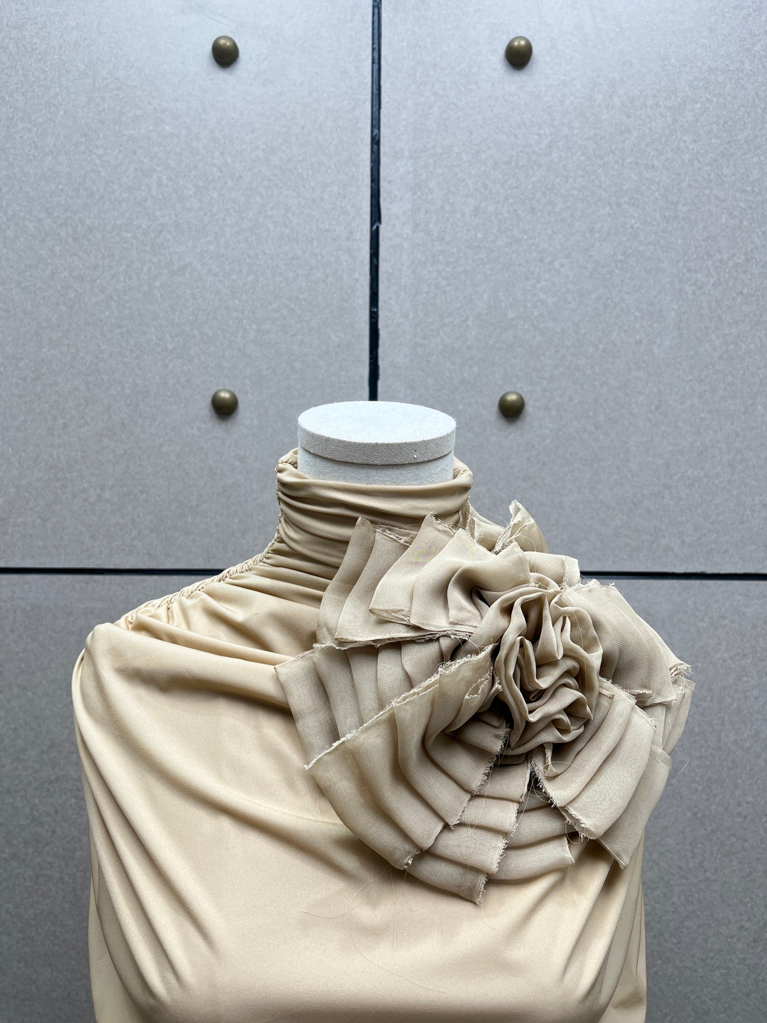 ❤️胸花褶皱披肩连体衣！两色 SML