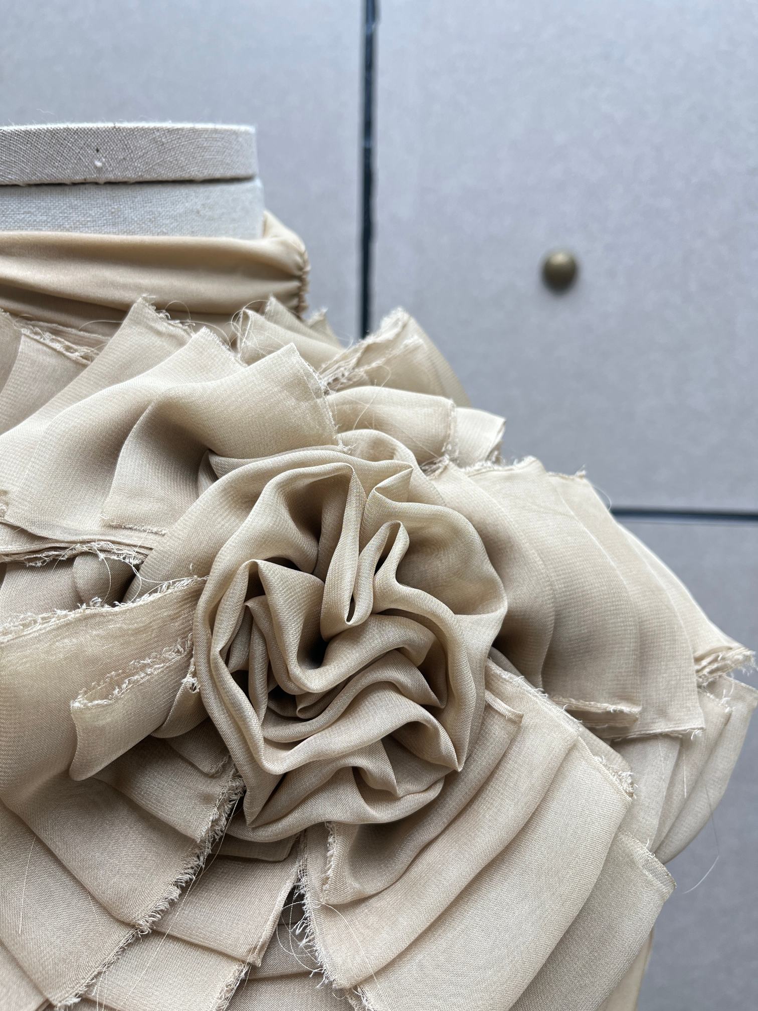 ❤️胸花褶皱披肩连体衣！两色 SML