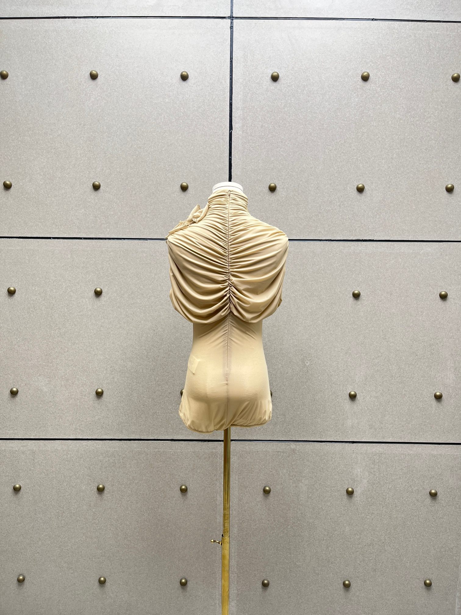 ❤️胸花褶皱披肩连体衣！两色 SML