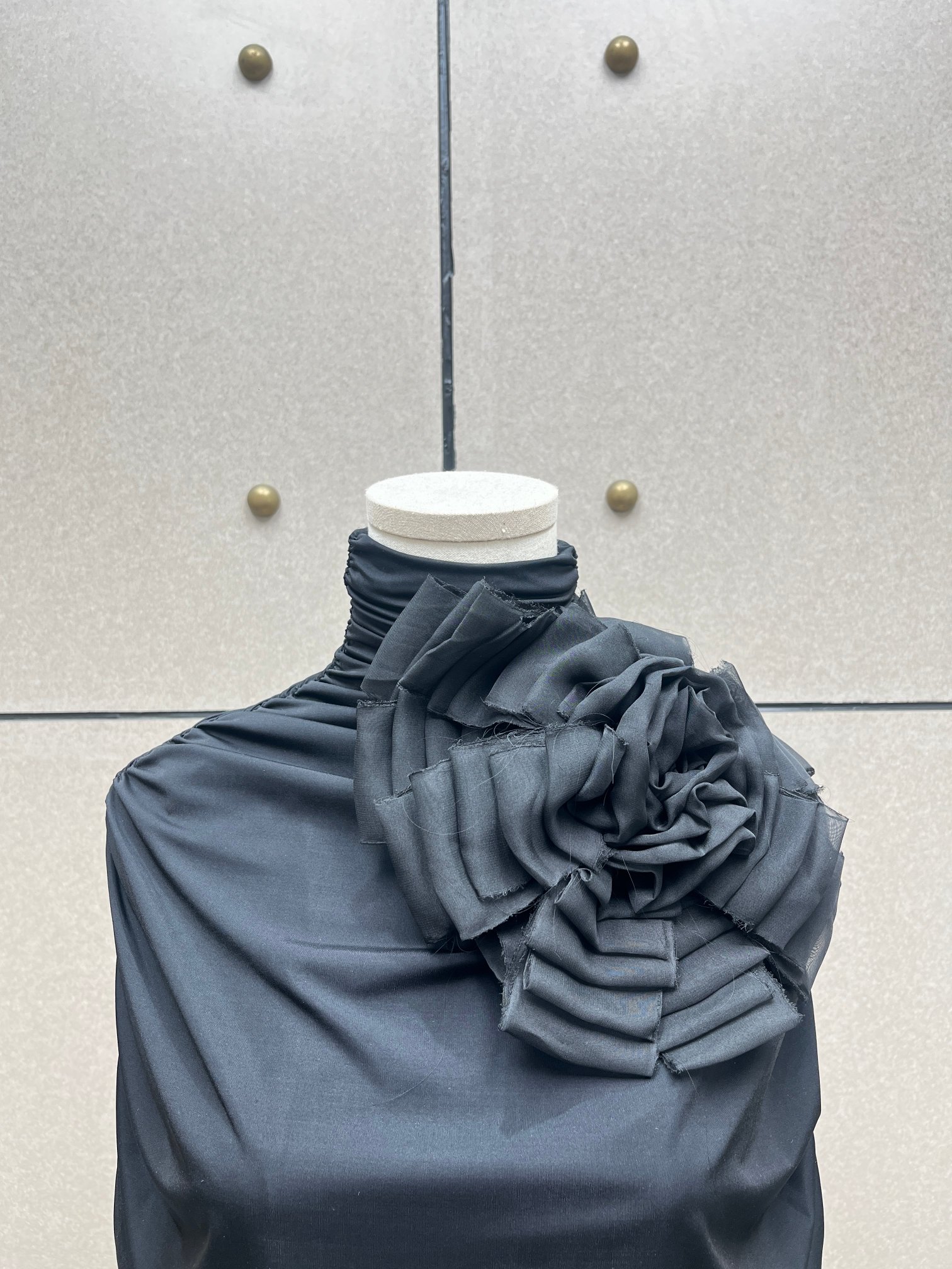 ❤️胸花褶皱披肩连体衣！两色 SML