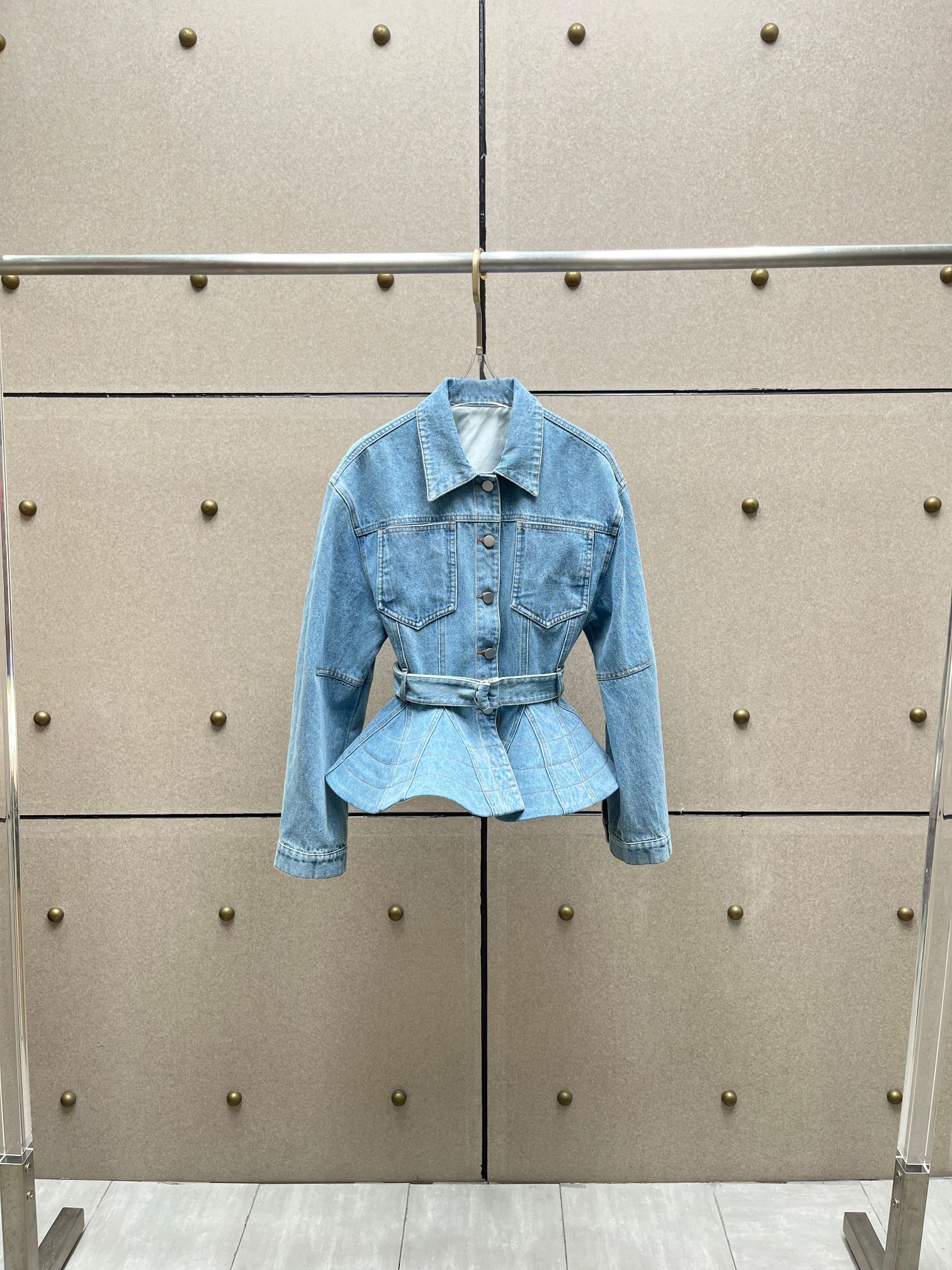 NO:823254,lLarge waisted denim jacket!  cotton SML,,loro piana,jackets & coats,19860909l大摆收腰牛仔外套！棉 SML,,loro piana,jackets & coats,,Women's clothing