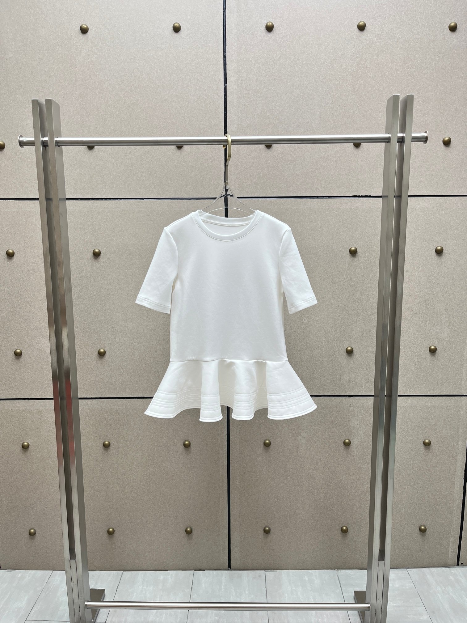 NO:907024,Pressed umbrella hem short-sleeved T-shirt!  Cotton two-color SML,,T-shirt,tees,t-shirt,19860909压线伞边短袖T恤！棉 两色 SML,,T-shirt,tees，t-shirt,,Women's clothing