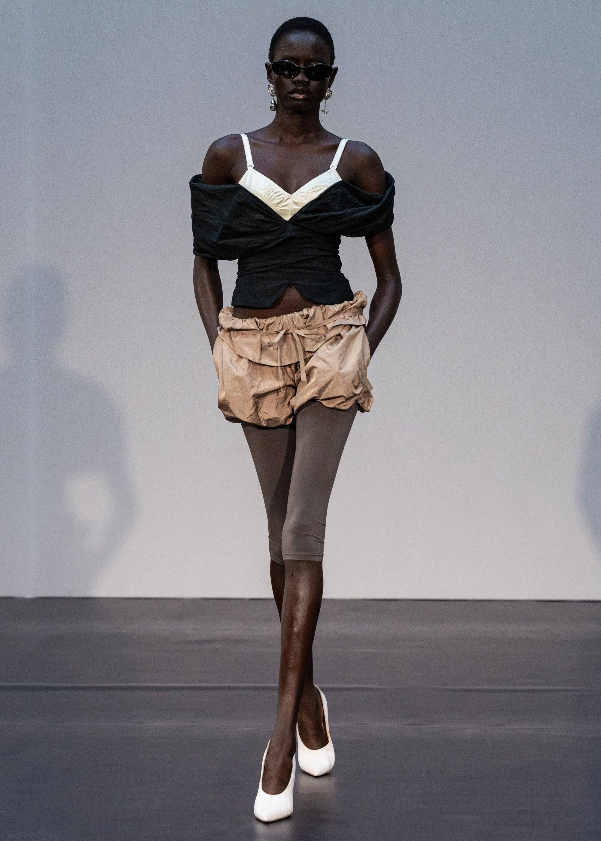 NO:910003,Cuffed lace-up shorts!  Two-color SML,,shorts,19860909翻边系带短裤！两色 SML,,shorts,,Women's clothing