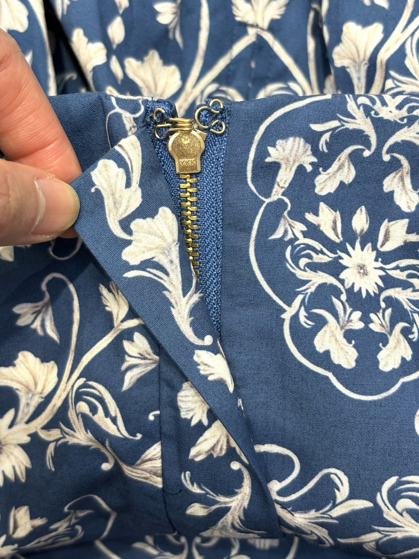 Shell Resort Dress G018 from the Agua inspired collection image 4