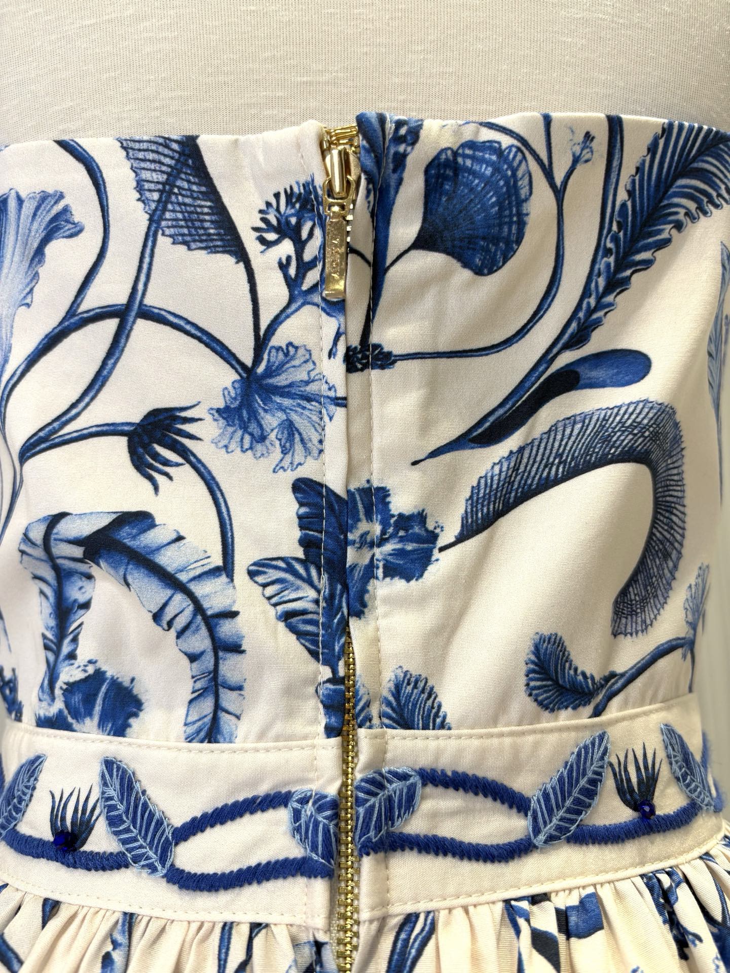 Sunlit Holiday Dress G019 from the Agua inspired collection image 4