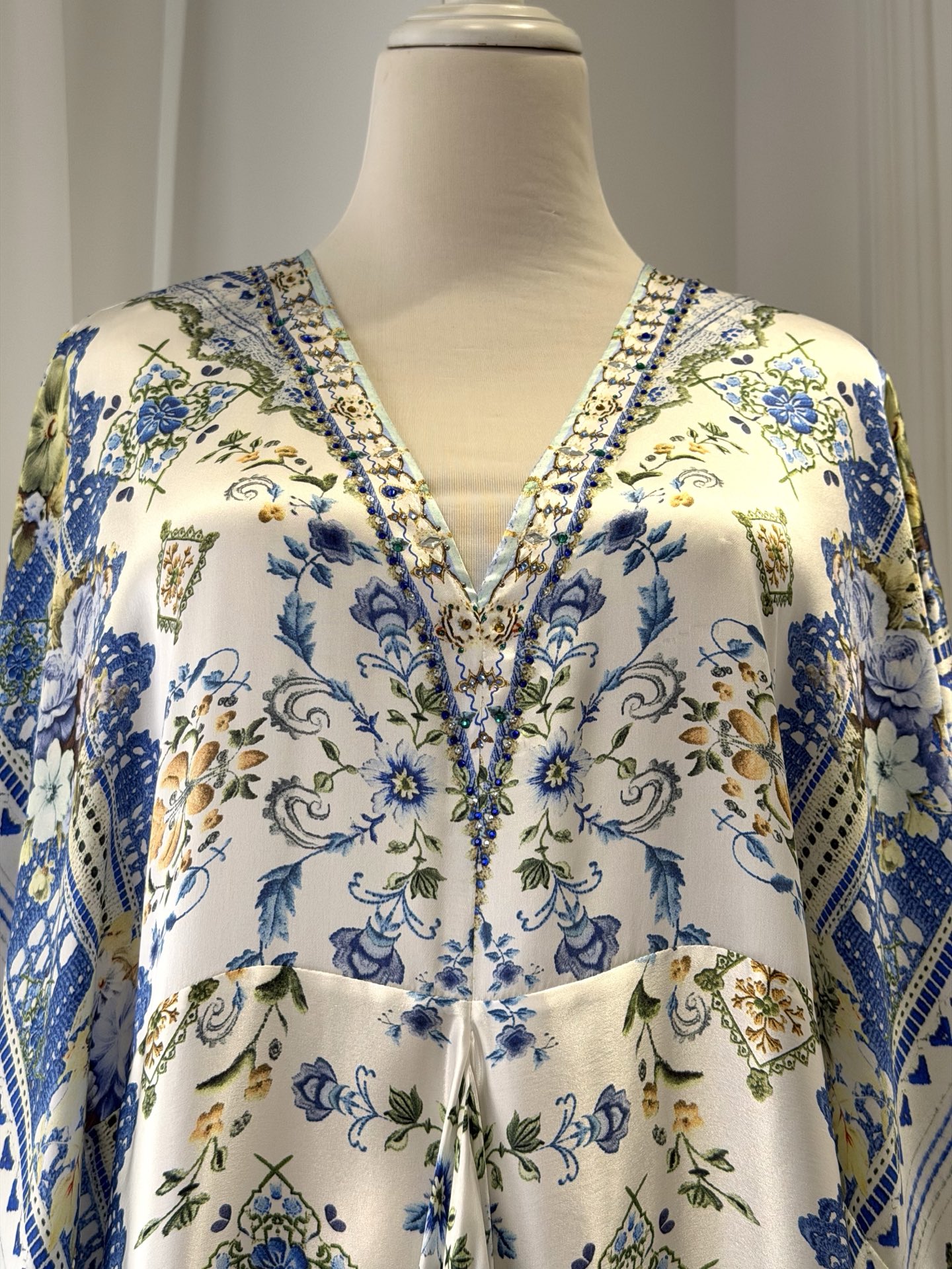 Nocturne Printed Dress B689 from the Camilla inspired collection image 8