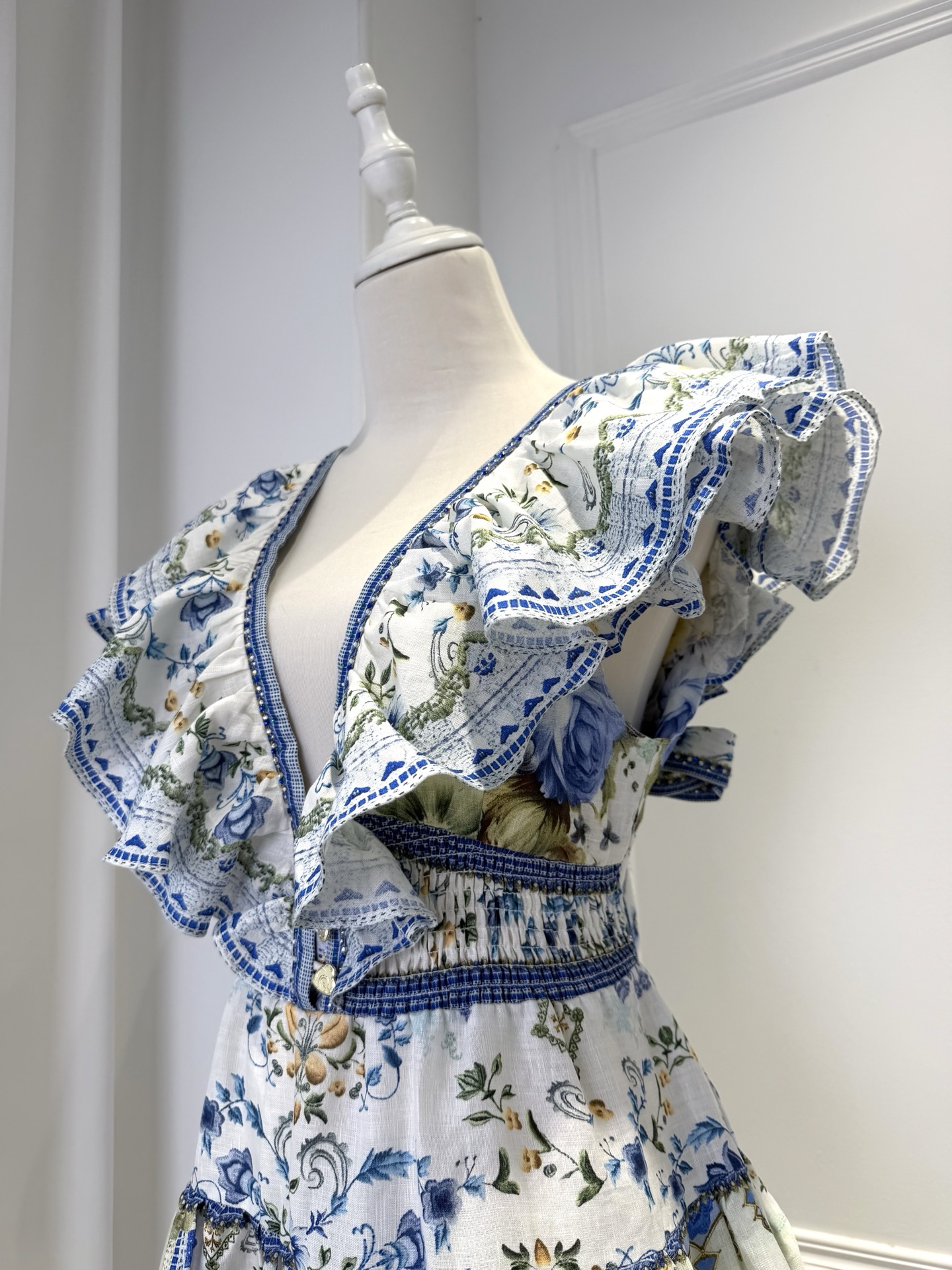 Nocturne Silk-Touch Dress B687 from the Camilla inspired collection image 4