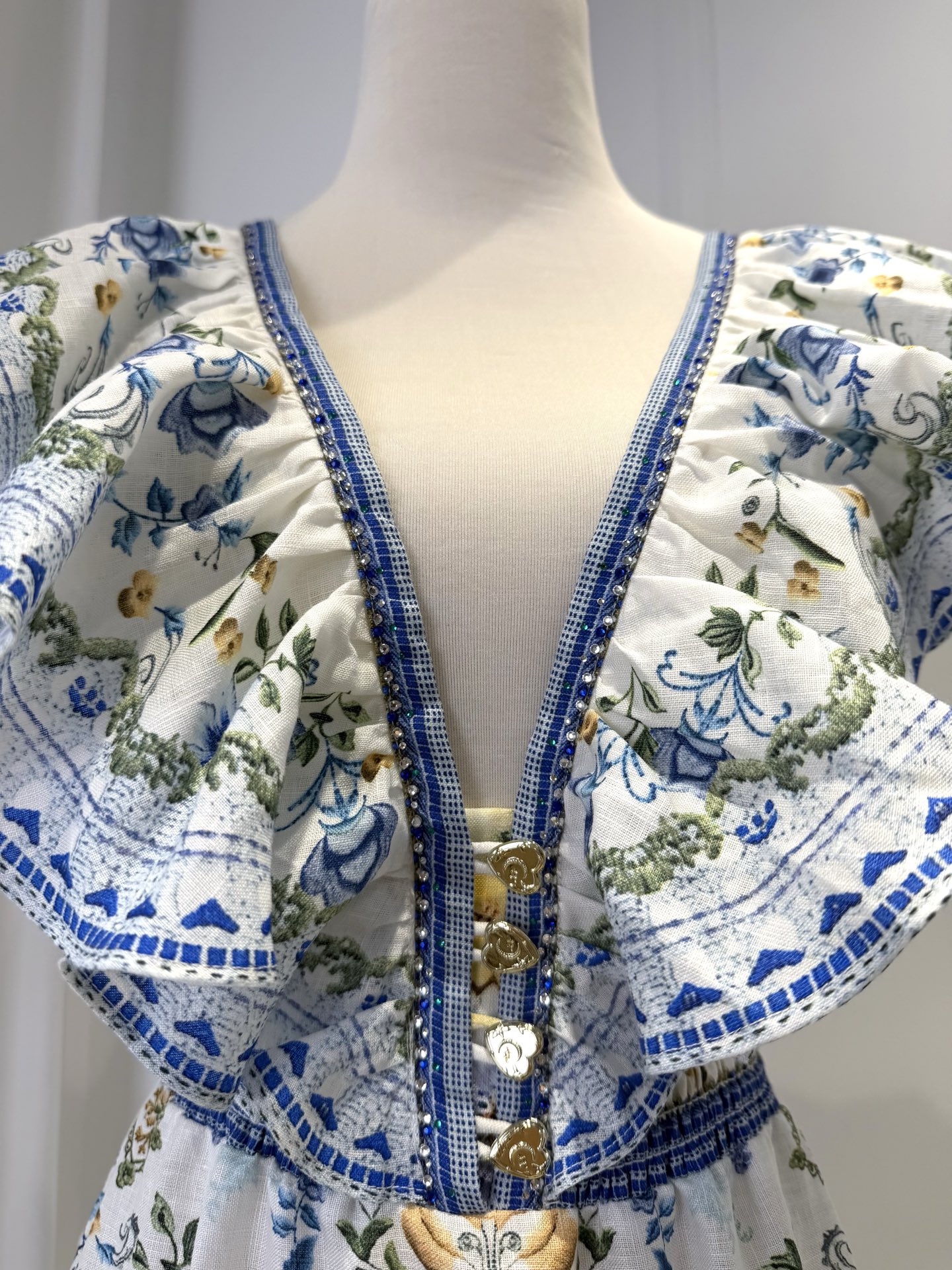 Nocturne Silk-Touch Dress B687 from the Camilla inspired collection image 3