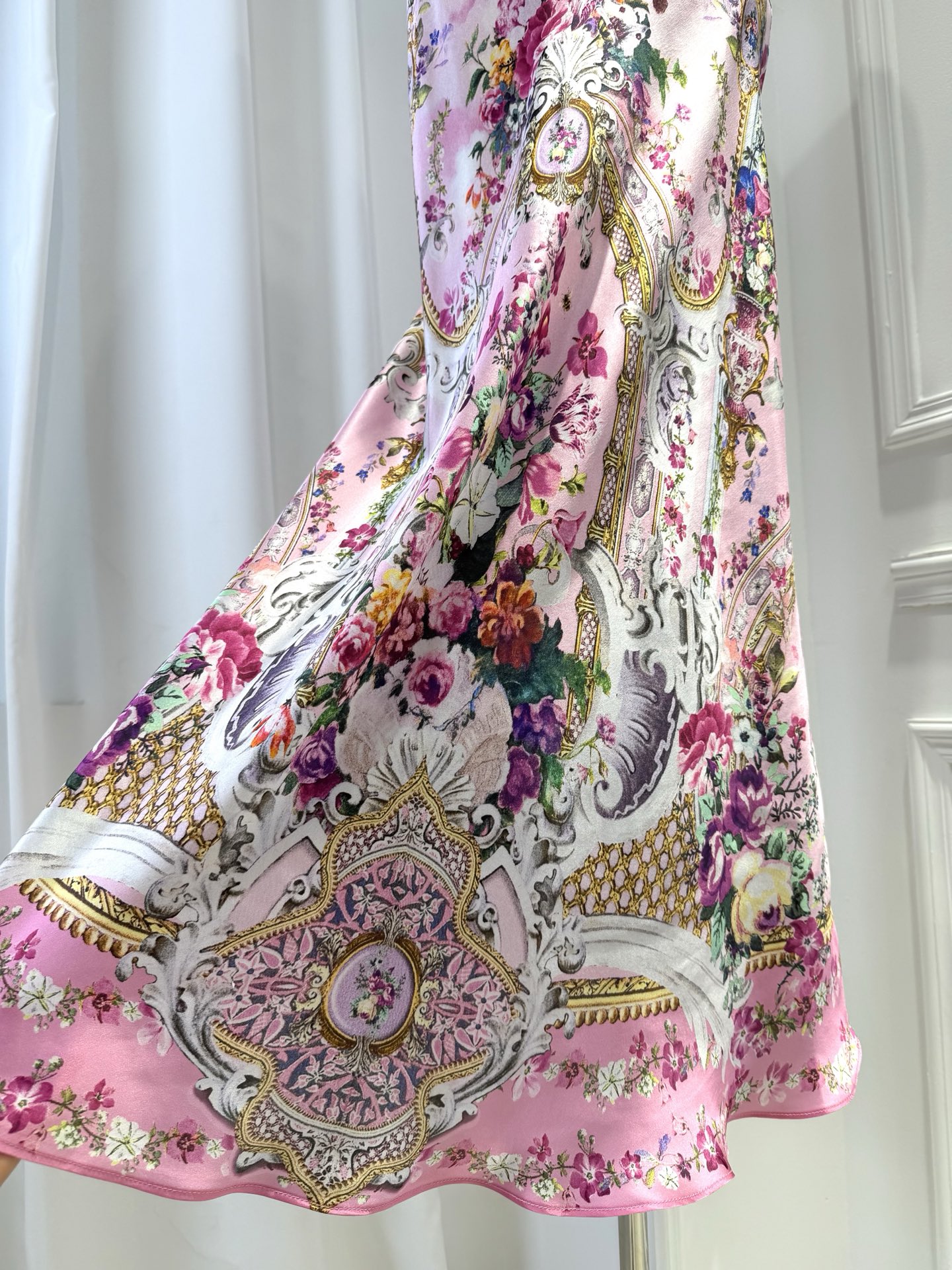 Azure Printed Dress B684 from the Camilla inspired collection image 9