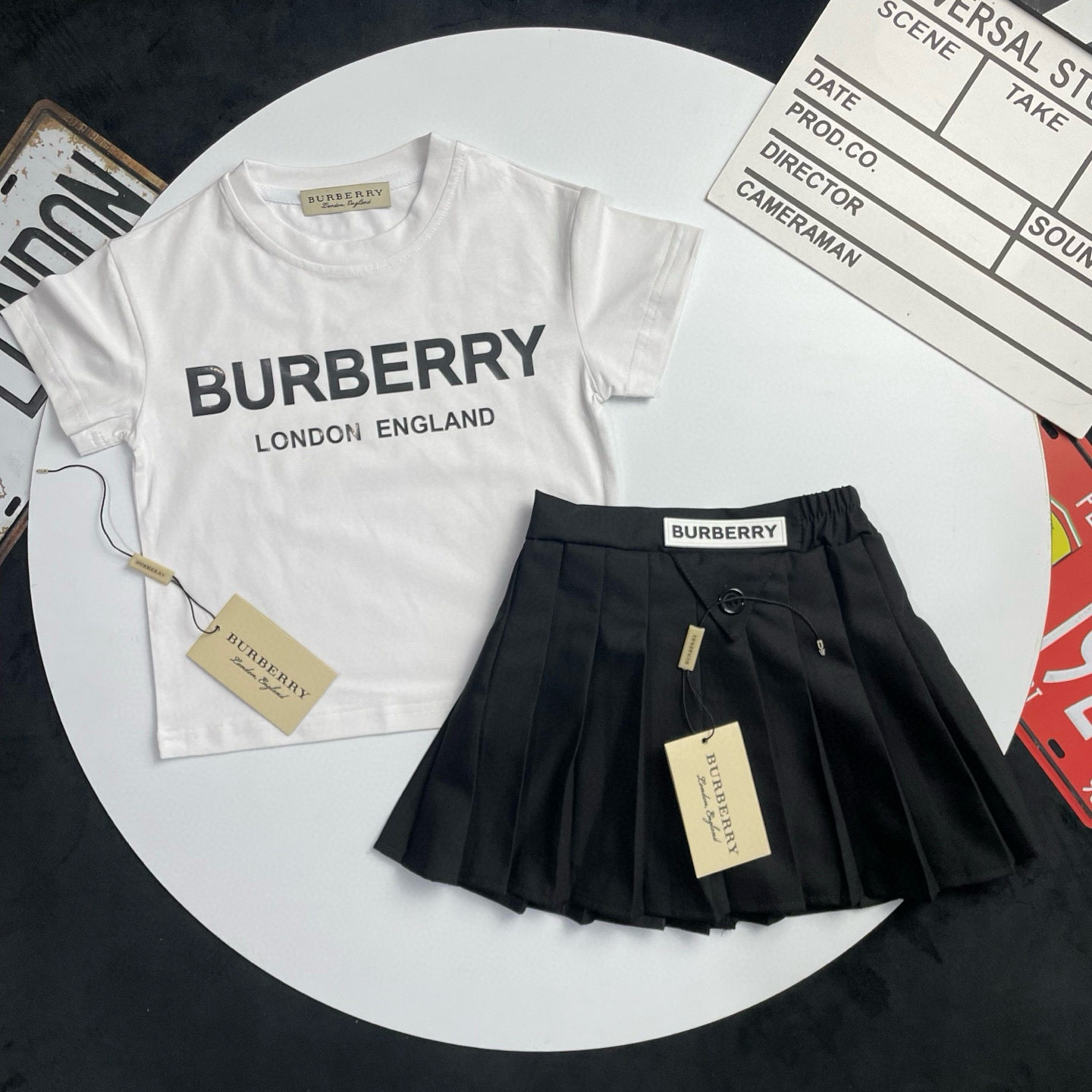 🌐Burberry♻️Traje de camiseta (90-150) ♻️Camiseta ♻️Falda ♻️Camiseta: 90-150 ♻️Falda: 90-170 ⚠️160-170 talla 🎗¡Estánda…