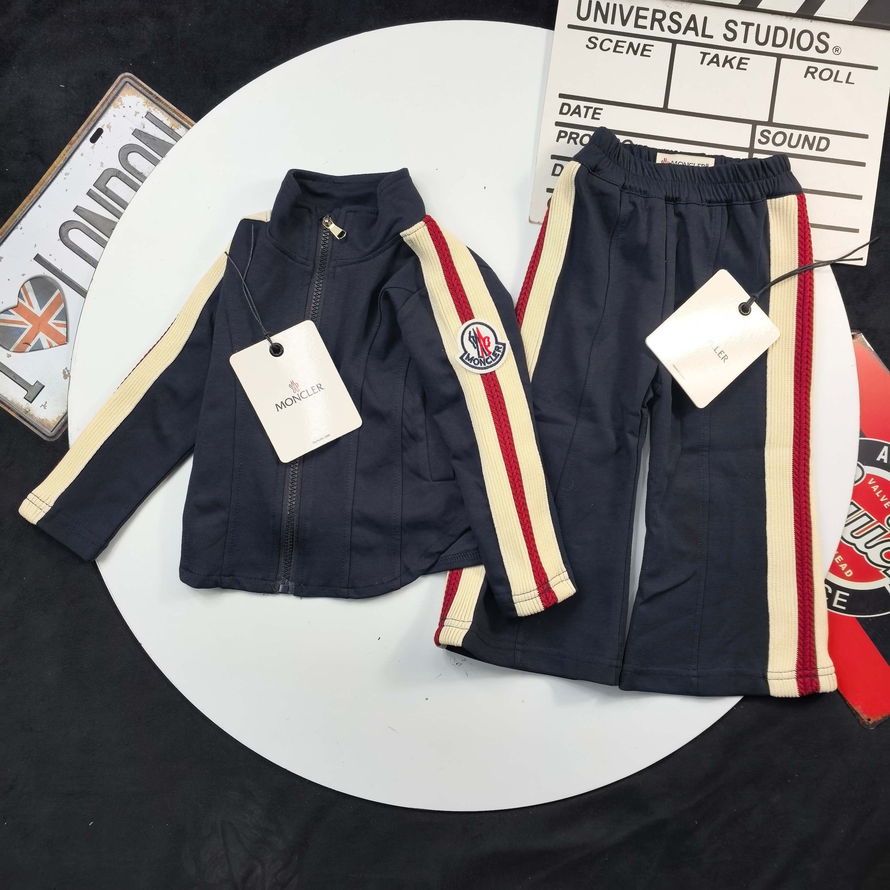 🌐 Moncler ♻️ Conjunto para niños mayores (120-170) 🎗¡Etiqueta original! ¡Embalaje original! ¡Marca original!🌐 💯Sumi…
