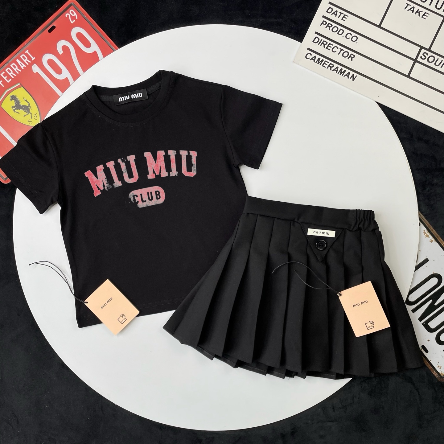🌐 MIUMIU ♻️ Conjunto de falda (90-150) ♻️ Camiseta ♻️ Pantalones cortos 🎗 ¡Etiqueta original! ¡Embalaje original! ¡Ma…