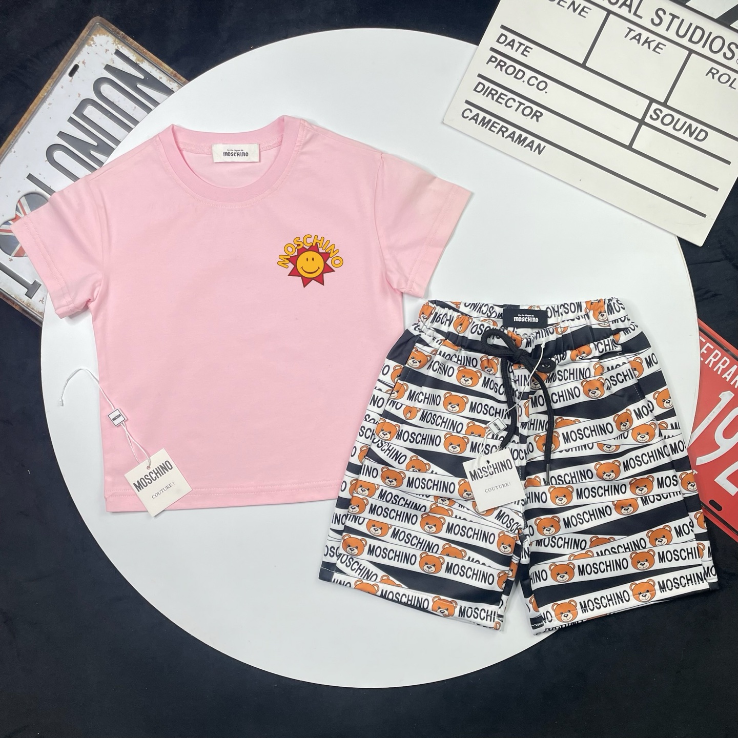 🌐 Moschino ♻️ Set de camisetas (90-150) ♻️ Camiseta ♻️ Pantalones cortos 🎗 ¡Etiqueta original! ¡Embalaje original! ¡M…