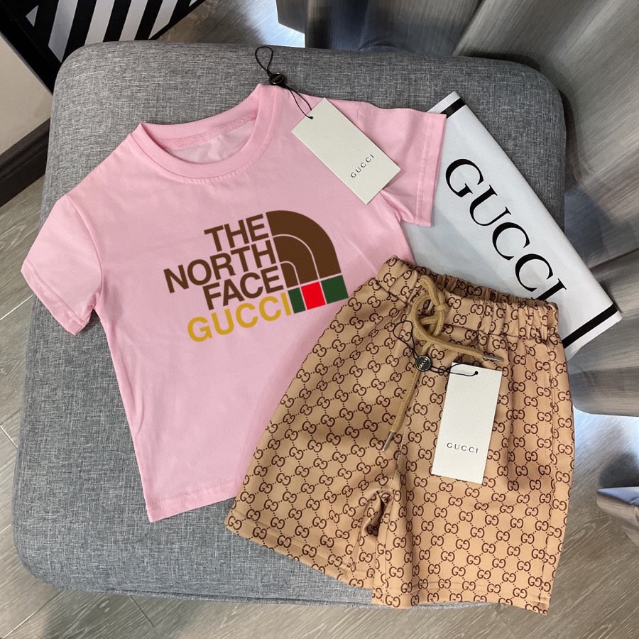 🌐 Gucci ♻️ Conjunto de camiseta (90-150) ♻️Camiseta ♻️Pantalones cortos 🎗¡Etiqueta original! ¡Embalaje original! ¡Mar…