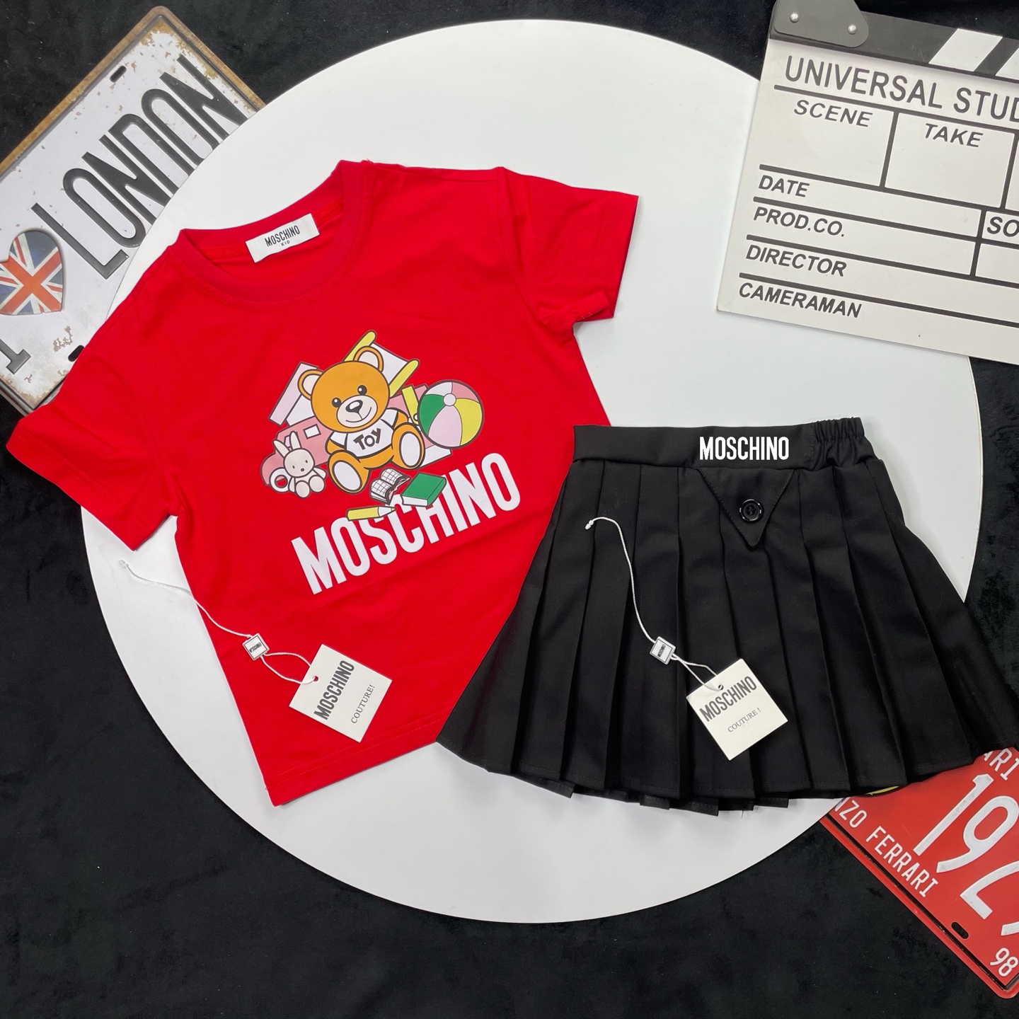 🌐 Moschino ♻ Conjunto (90-150) ♻️Camiseta ♻️Falda 🎗¡Etiqueta original! ¡Embalaje original! ¡Marca original!🌐 Se pued…