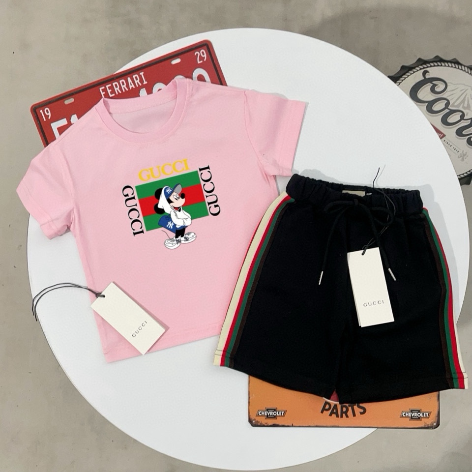 🌐 Gucci ♻Traje (90-150) ♻️Camiseta ♻️Shorts 🎗Etiqueta original! ¡Paquete original! Marca original! 🌐 Se puede compra…