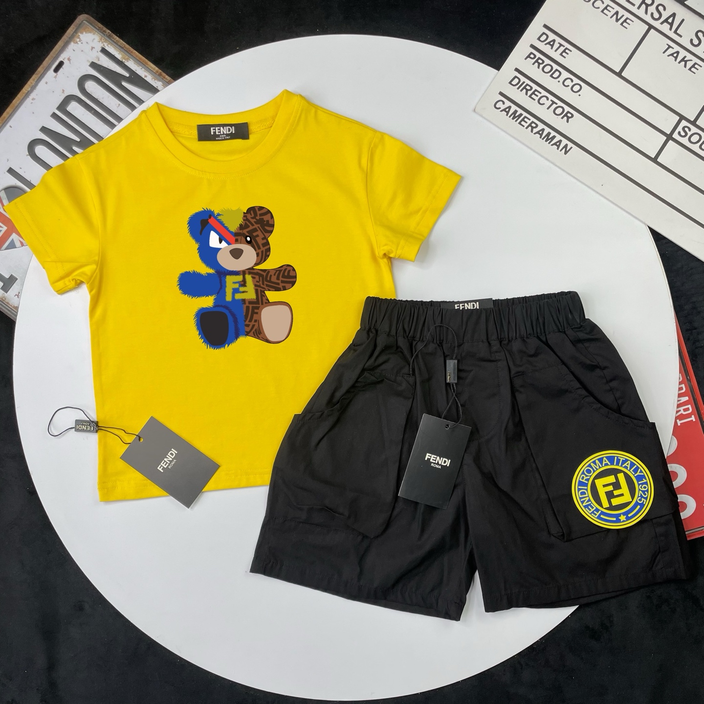 🌐 Fendi ♻️ Traje (90-150) ♻️Camiseta ♻️Shorts 🎗Etiqueta original! ¡Paquete original! Marca original! 🌐 Se puede comp…