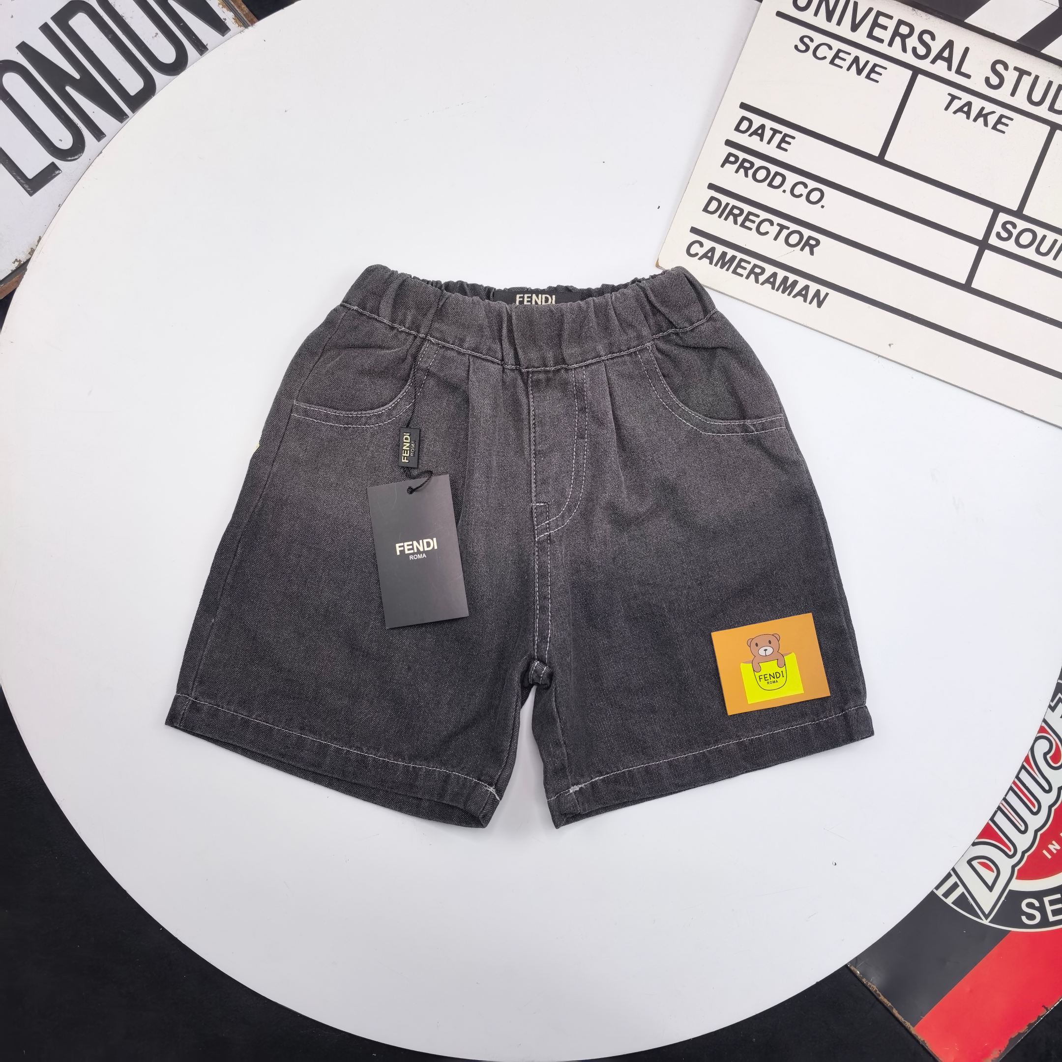 🌐 Fendi ♻️ Shorts (90-150) ♻️Denim 🎗¡Etiqueta original! ¡Paquete original! Marca original! 🌐 💯Suministro a largo pl…