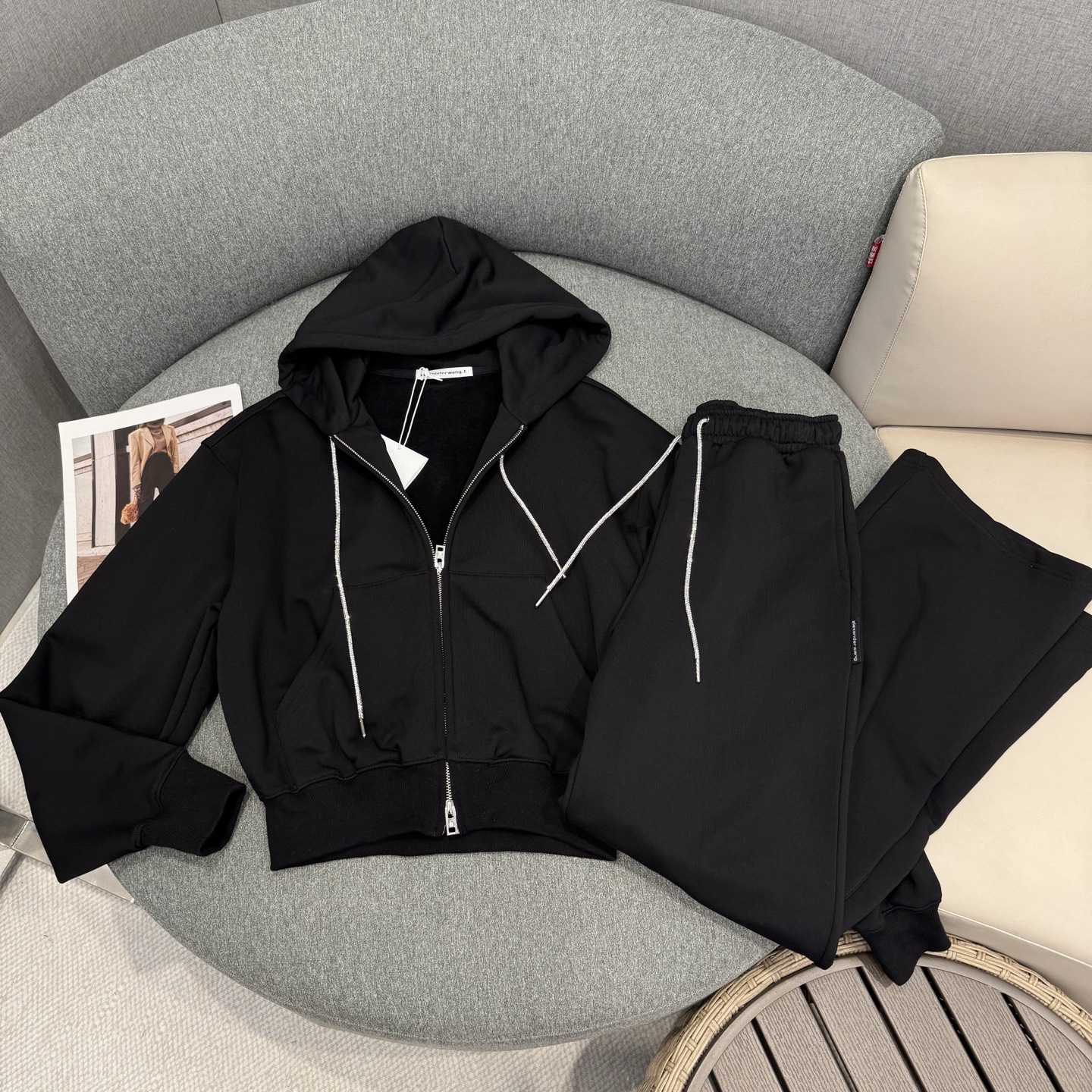 Alexander Wang Trainingspak met Kristallen Details - Stijlvol & Comfortabel
