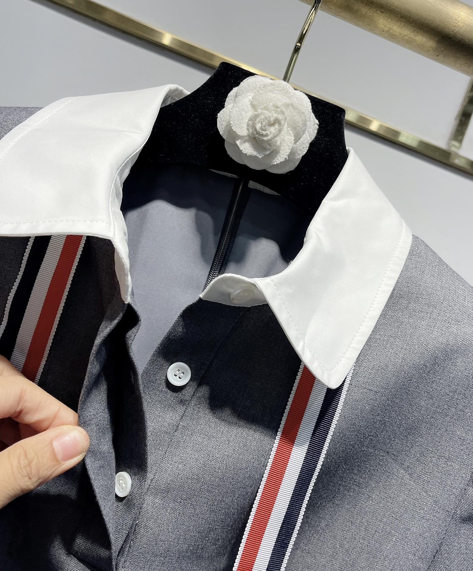 Exclusive P679 “Stupid Woman” Dress by THOM BROWN* in Advanced Grey. - 图片 5