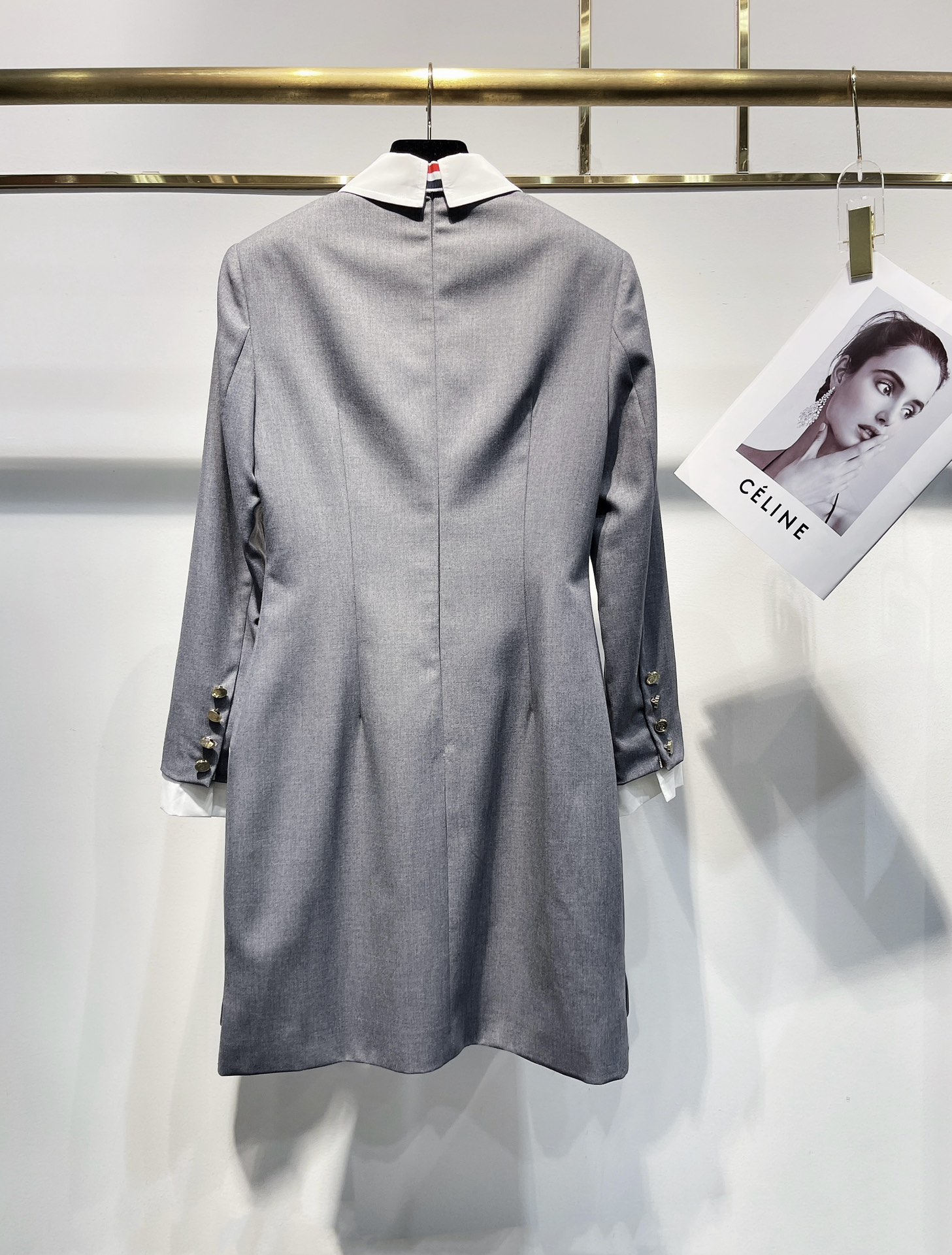 Exclusive P679 “Stupid Woman” Dress by THOM BROWN* in Advanced Grey. - 图片 2