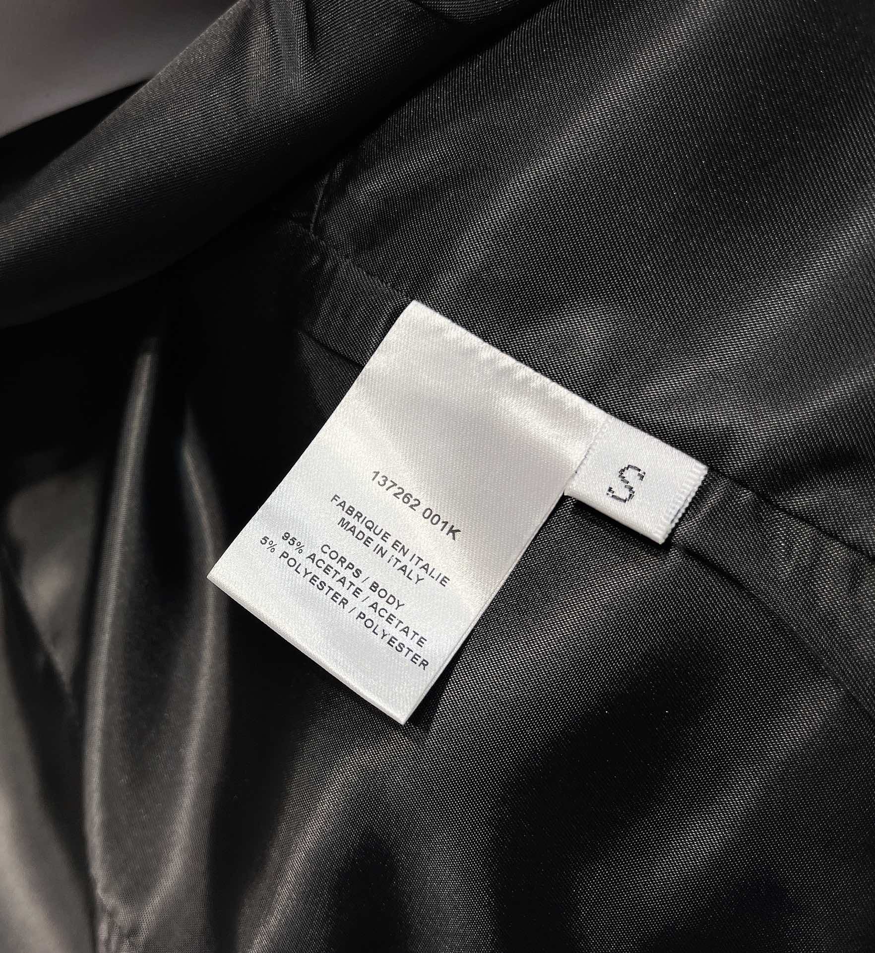 Exclusive P840 Women’s Suit with Monochrome Accelerate Design and Unique Details - 图片 9