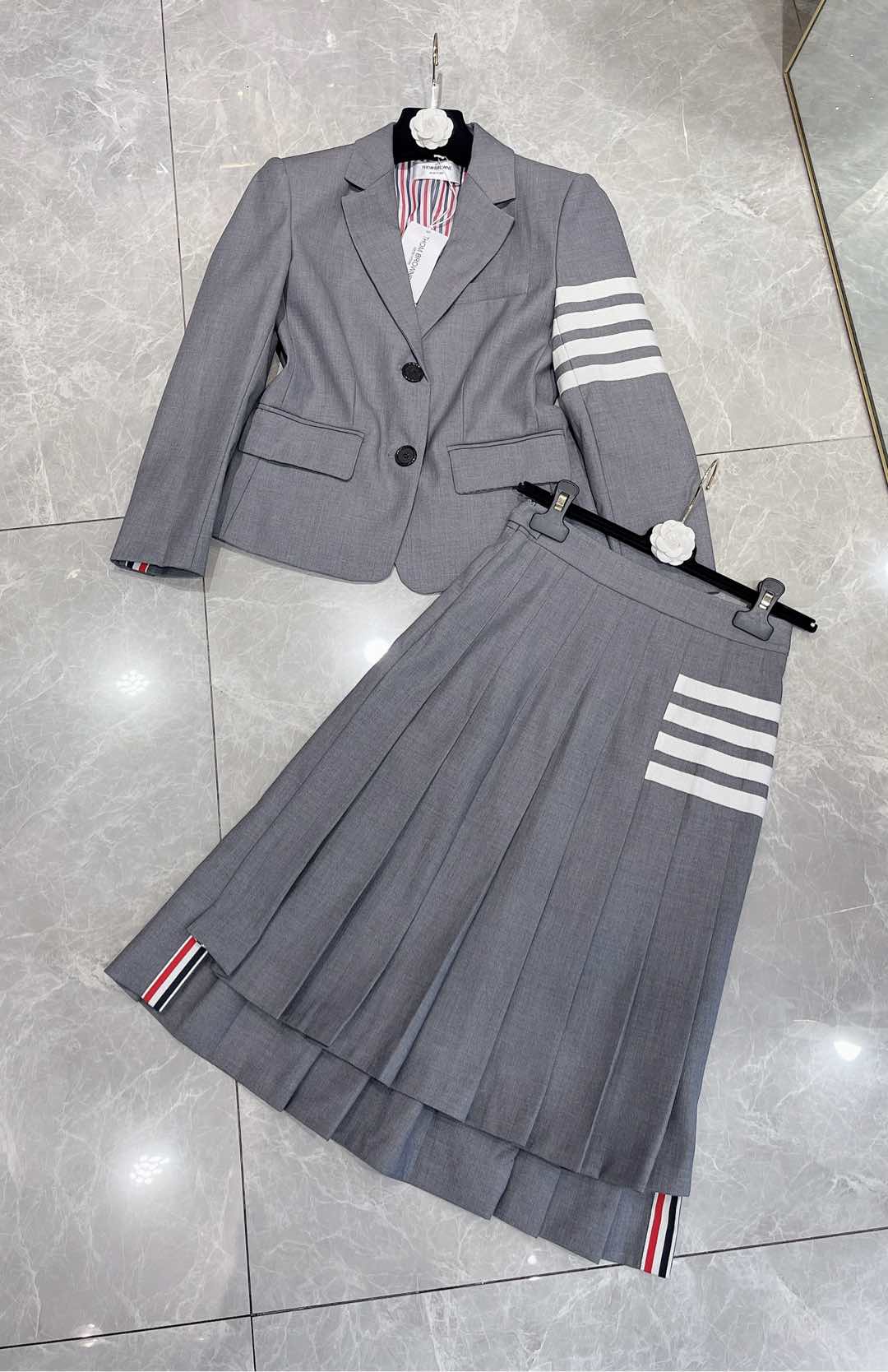THOM BROWN Monochrome High-Quality Wool Co-Footwear: Exclusive New Style Recommendation - 图片 1