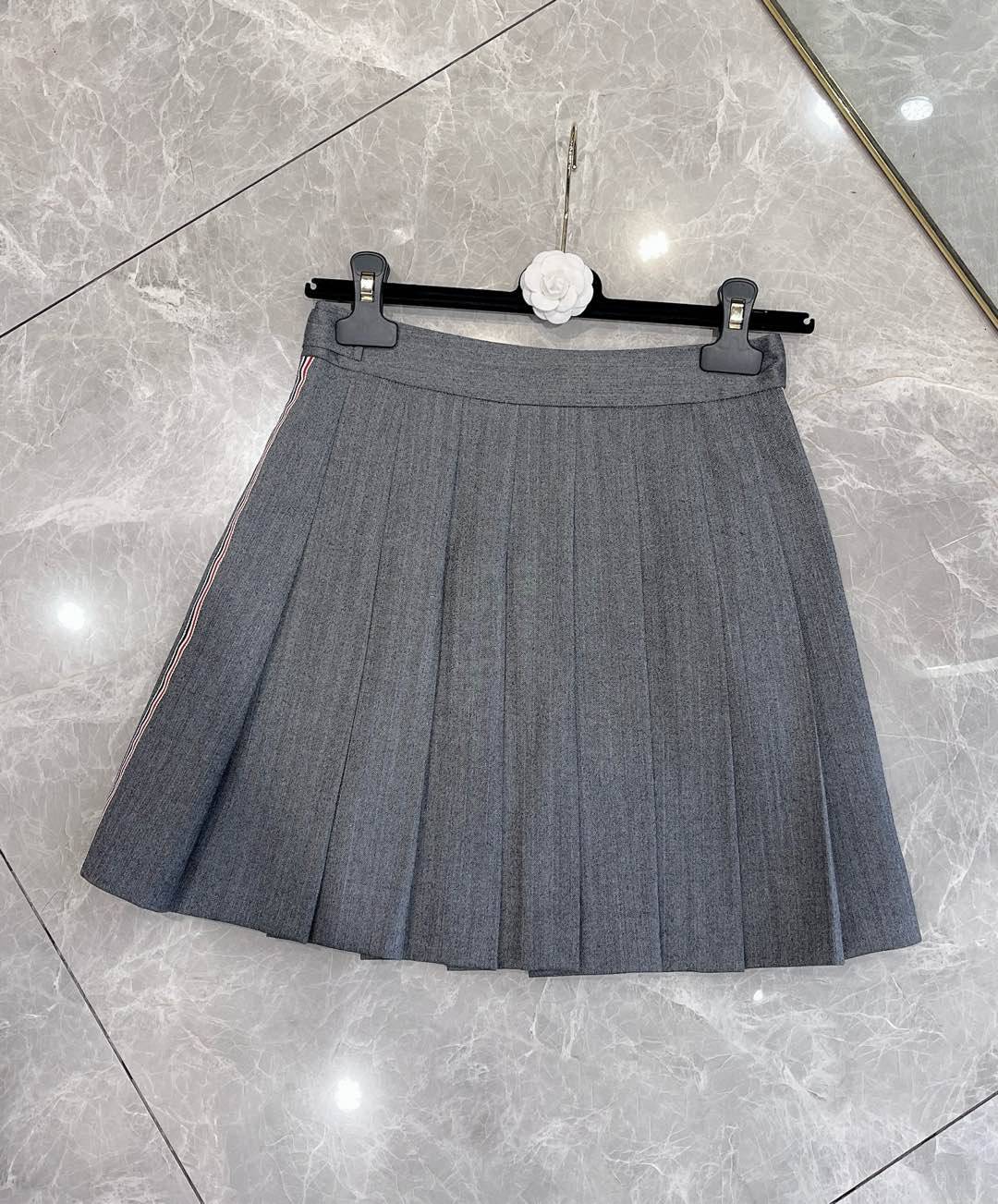 High-Quality Monochrome Women’s Suit by THOM BROWN: Exclusive, Tailored, Premium Materials - 图片 2