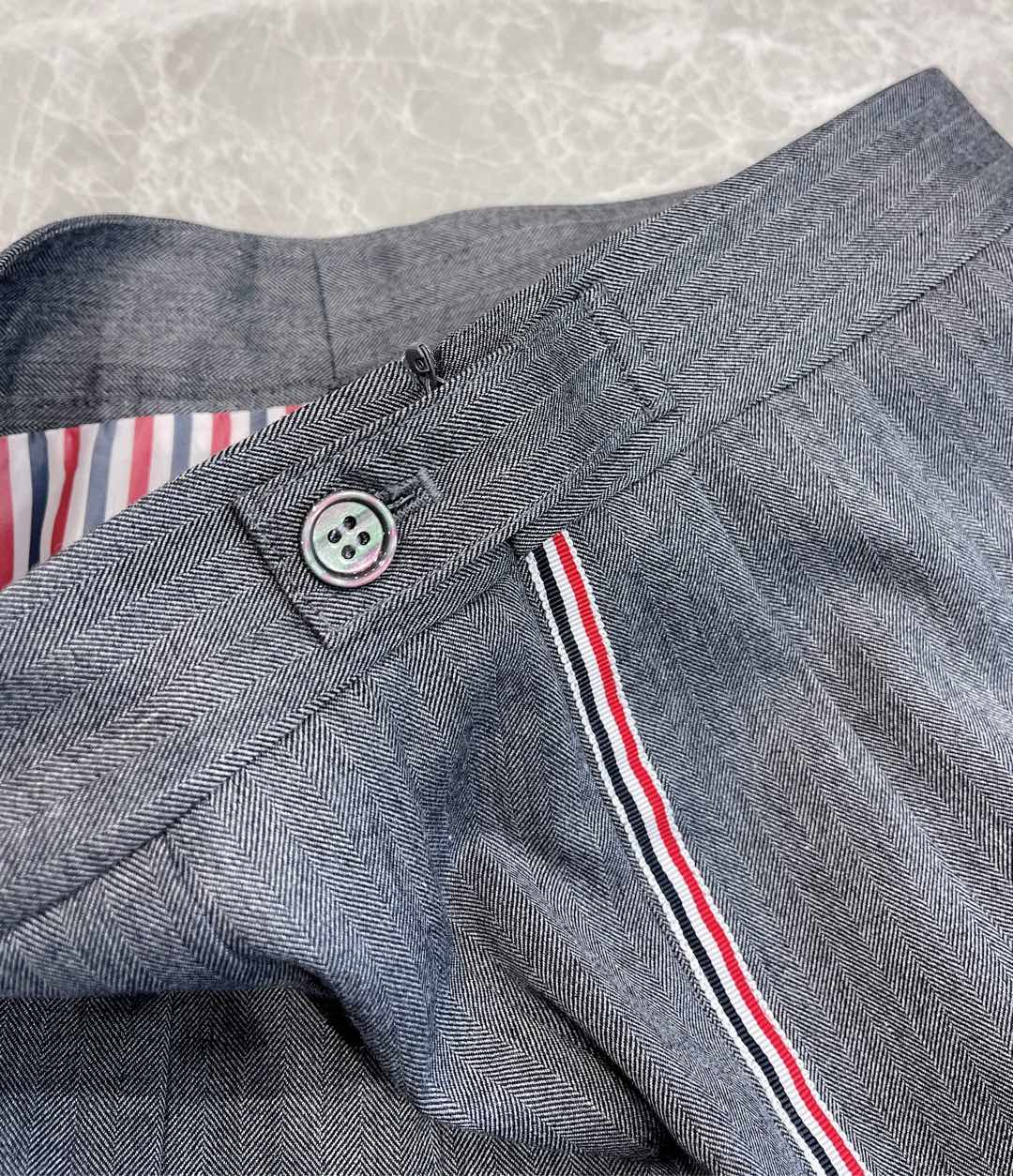 High-Quality Monochrome Women’s Suit by THOM BROWN: Exclusive, Tailored, Premium Materials - 图片 6