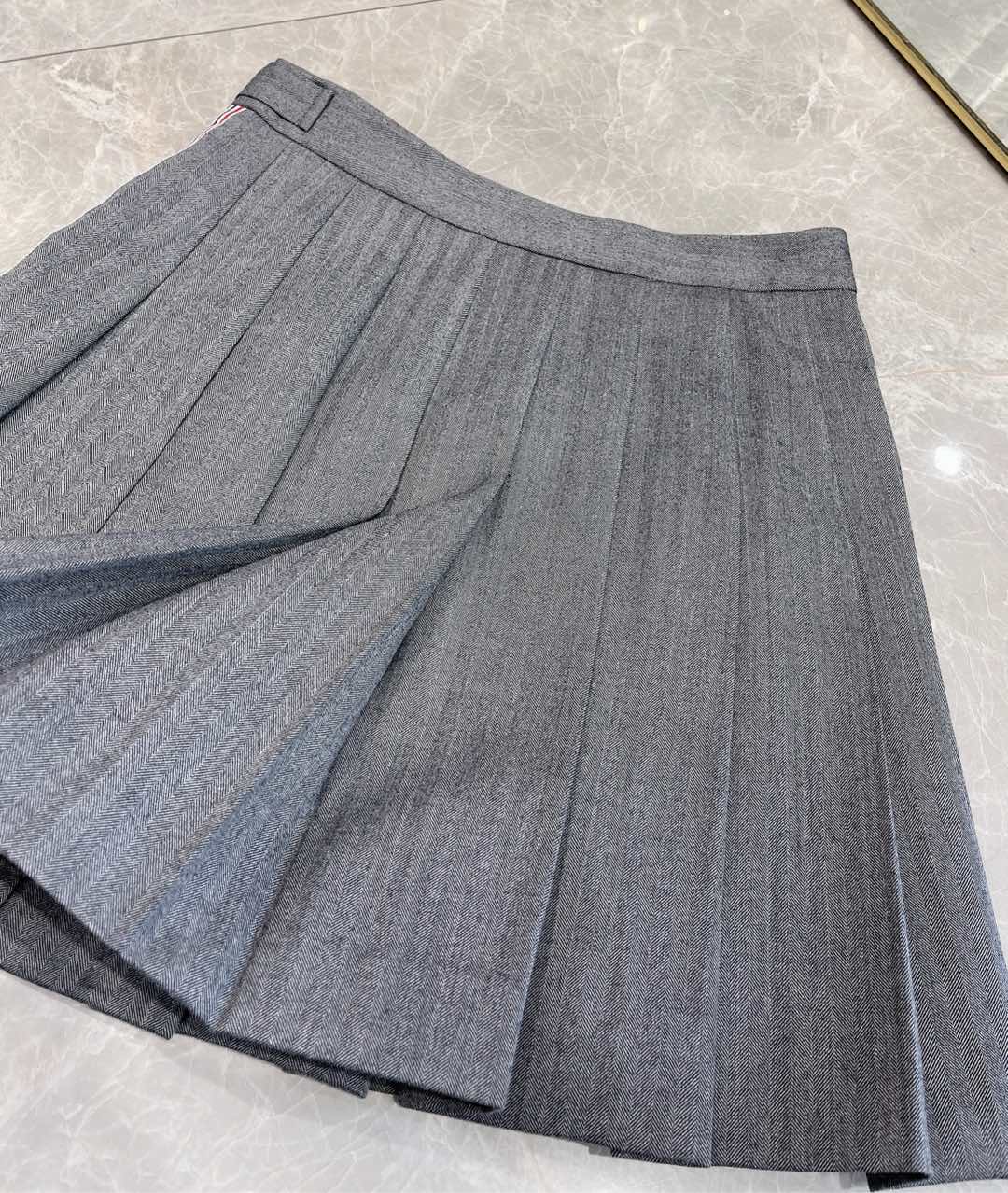 High-Quality Monochrome Women’s Suit by THOM BROWN: Exclusive, Tailored, Premium Materials - 图片 4