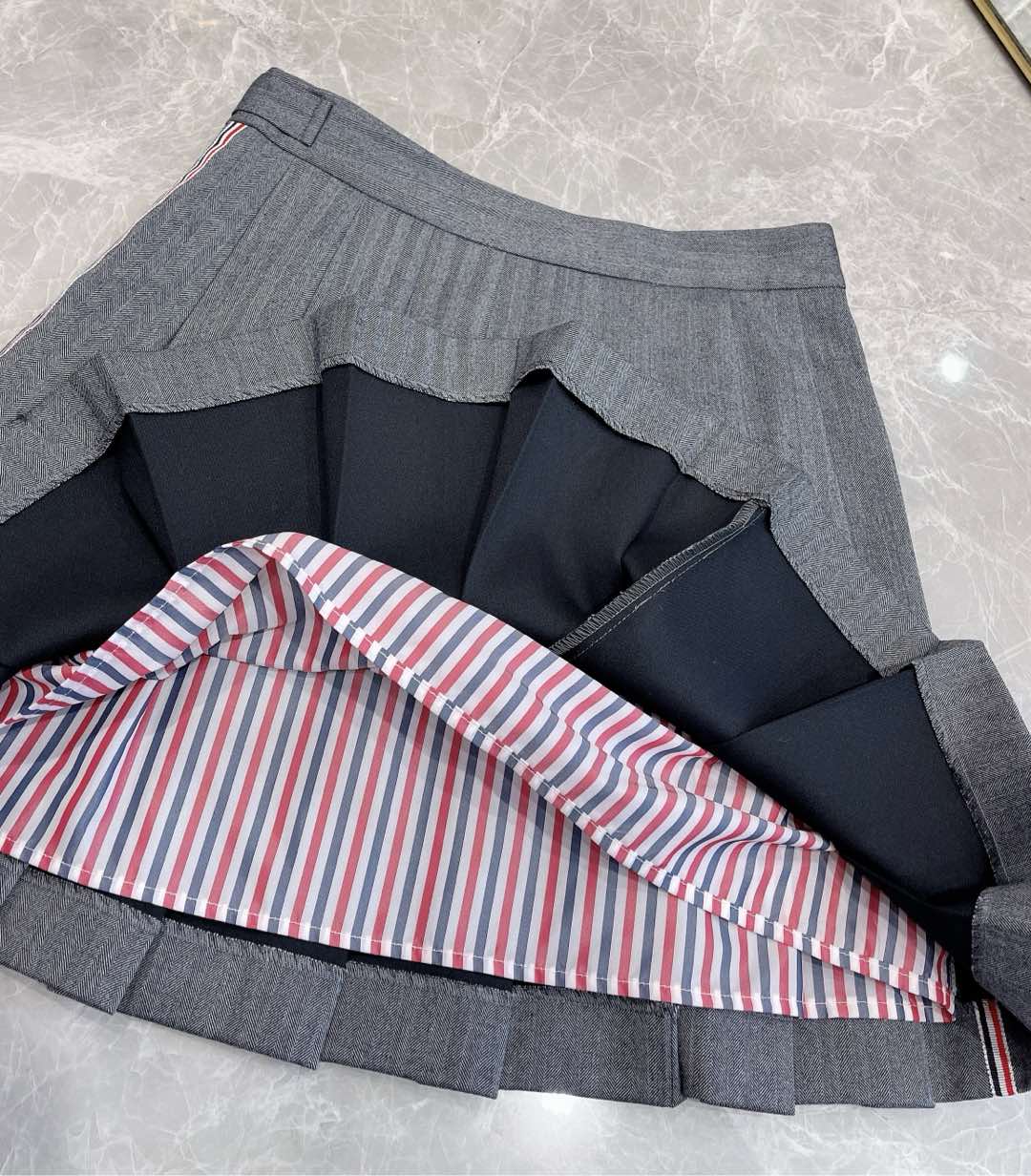 High-Quality Monochrome Women’s Suit by THOM BROWN: Exclusive, Tailored, Premium Materials - 图片 5