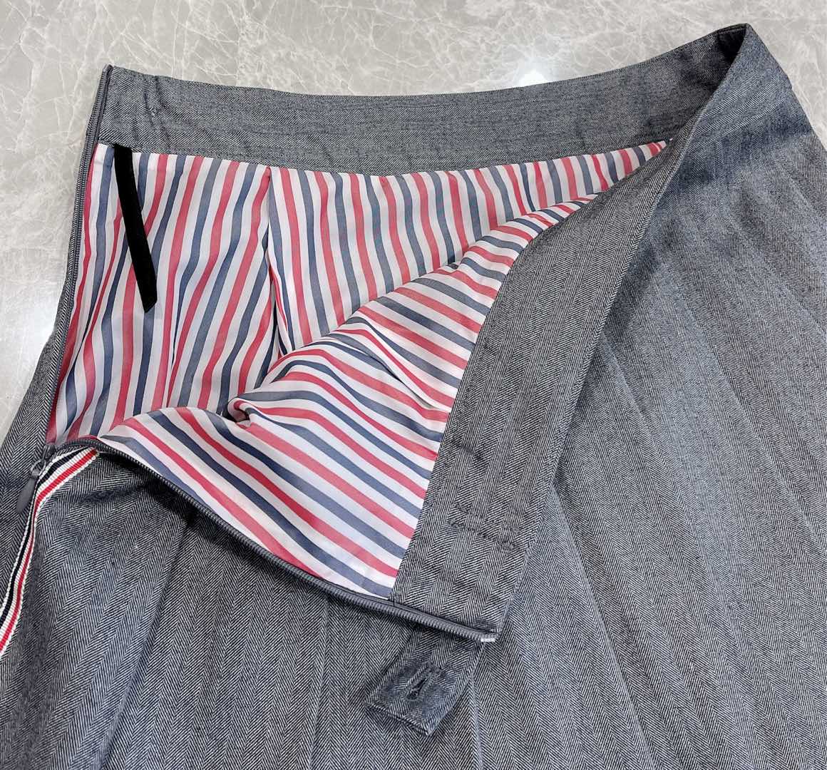 High-Quality Monochrome Women’s Suit by THOM BROWN: Exclusive, Tailored, Premium Materials - 图片 9