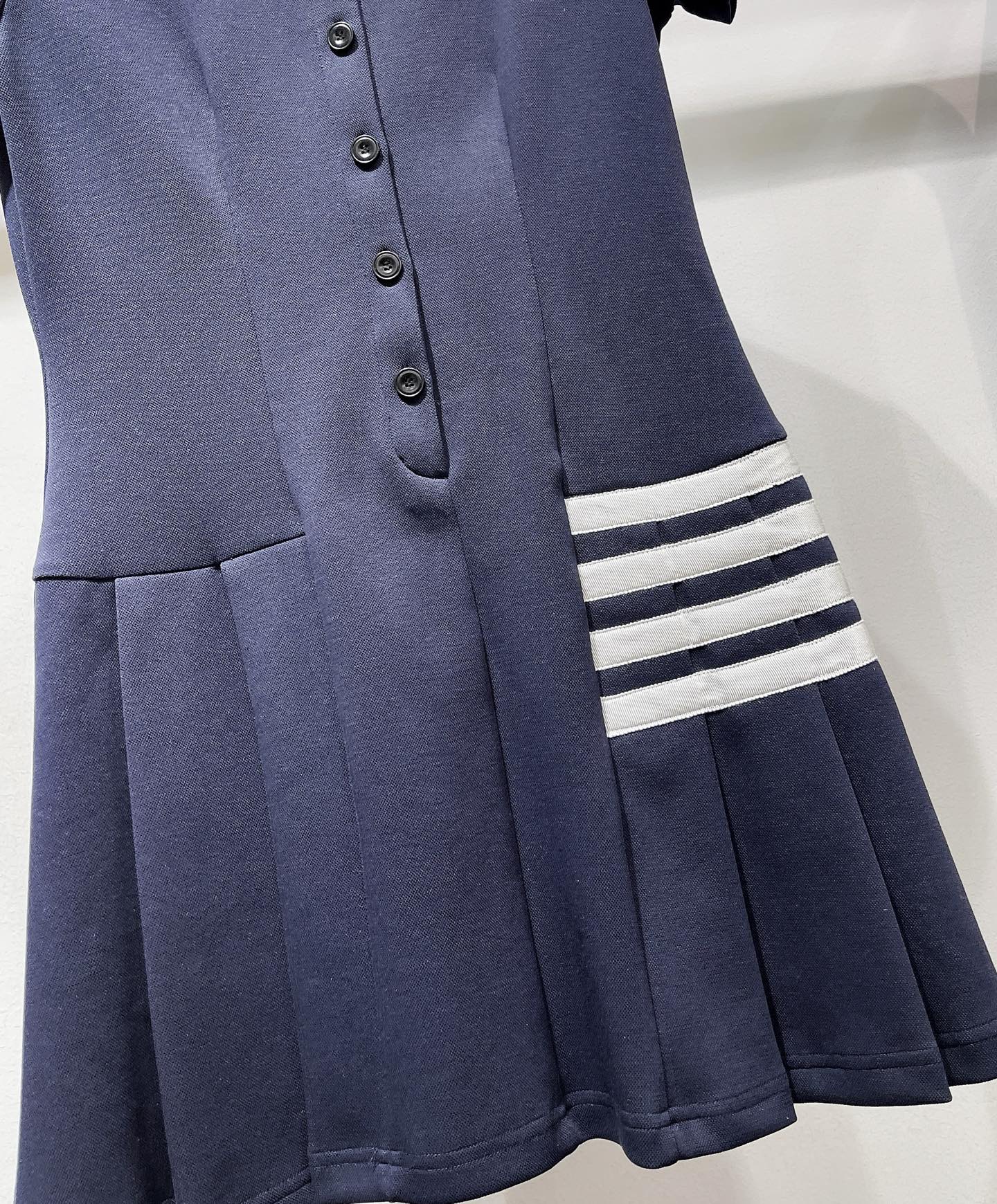 High-Quality THOM BROWN Teddy Dog Embroidery Dress in New YB Fabric - 图片 4