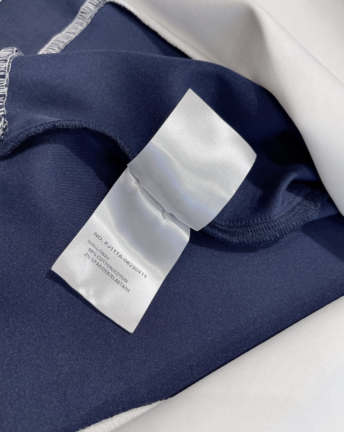 New Release: THOM BROWN School Teddy’s V-Collar Dress in Hide Blue - 图片 9