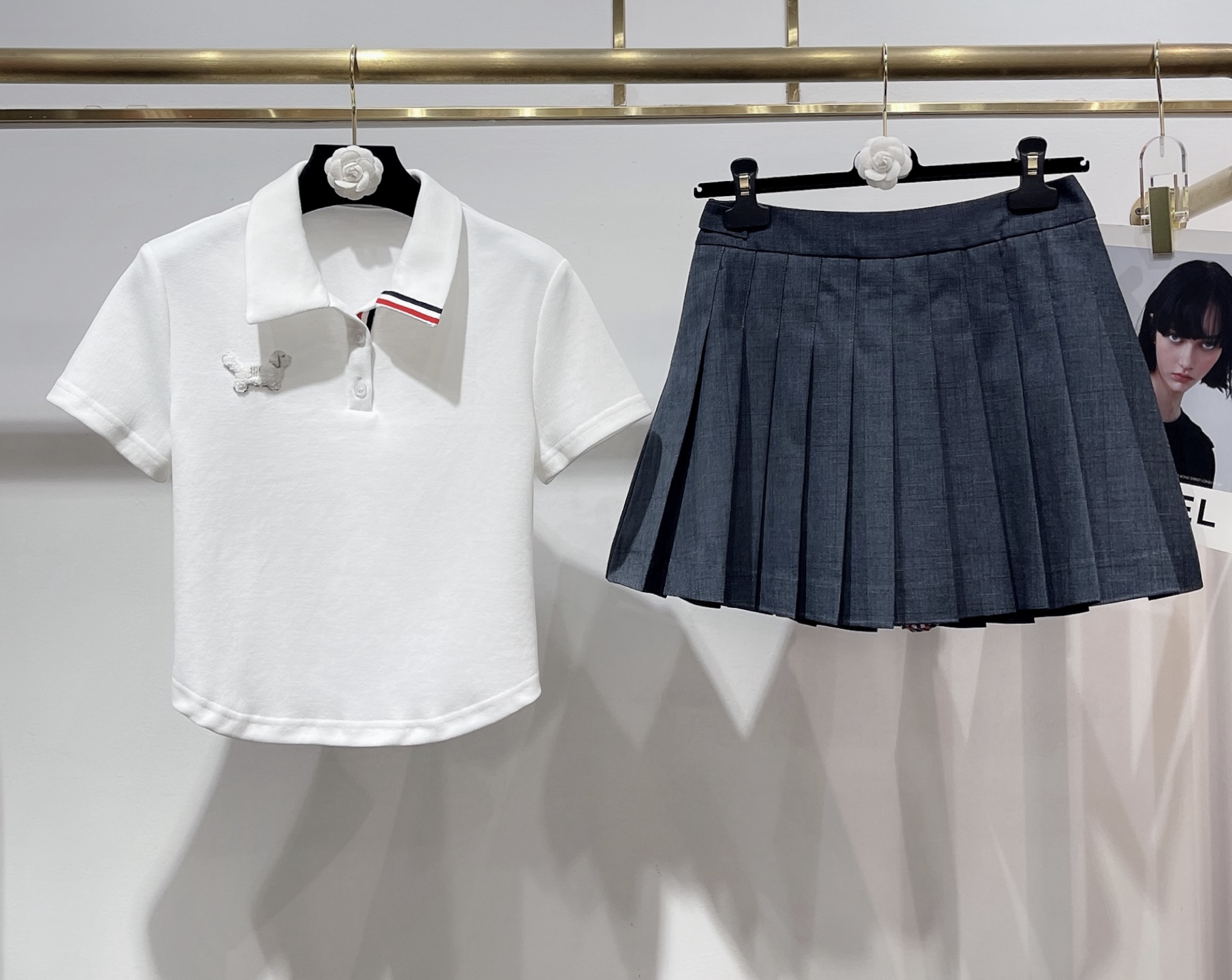 Stylish Thom Browne Teddy Dog Embroidered Women’s Suit with High Fashion Upgrade - 图片 1