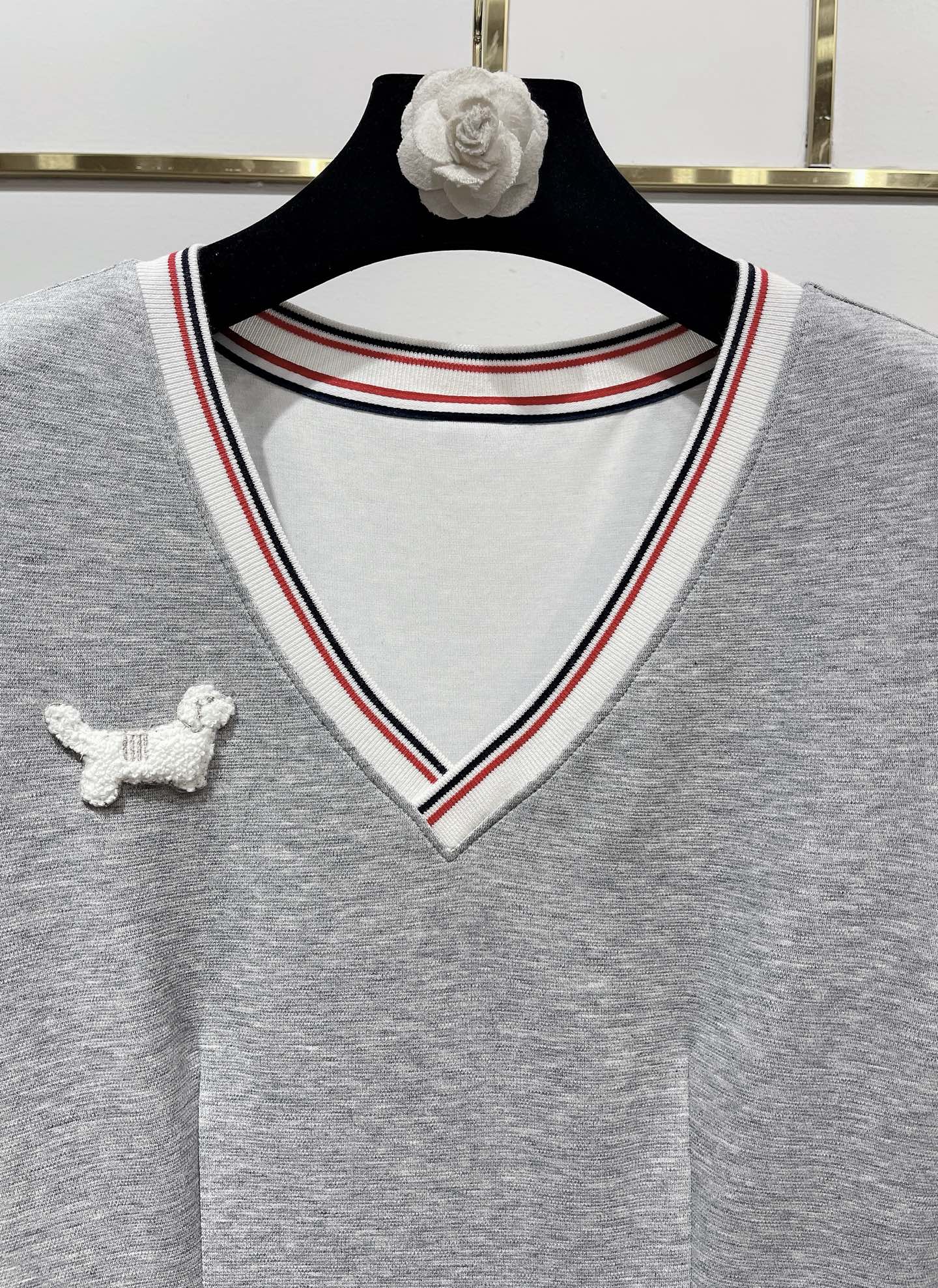 Thom Browne’s P667 V-Collar Dress in Advanced Grey Hide Blue, Exclusive Cash Sale. - 图片 4