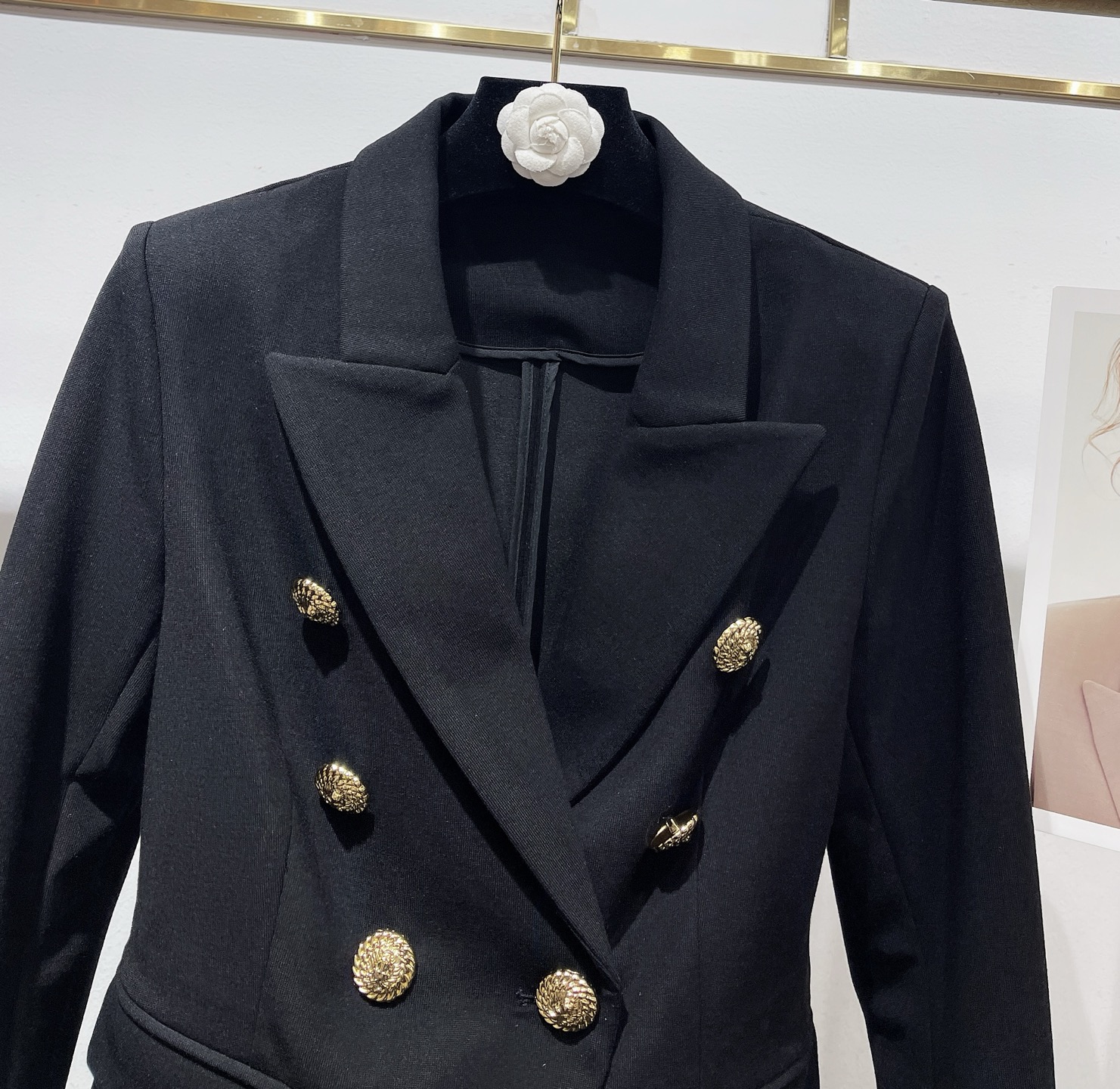 “Balmai 25 AW Women’s Suit: Exclusive High-Temperature Design with Classic Rebirth and Strong Airfields” - 图片 3