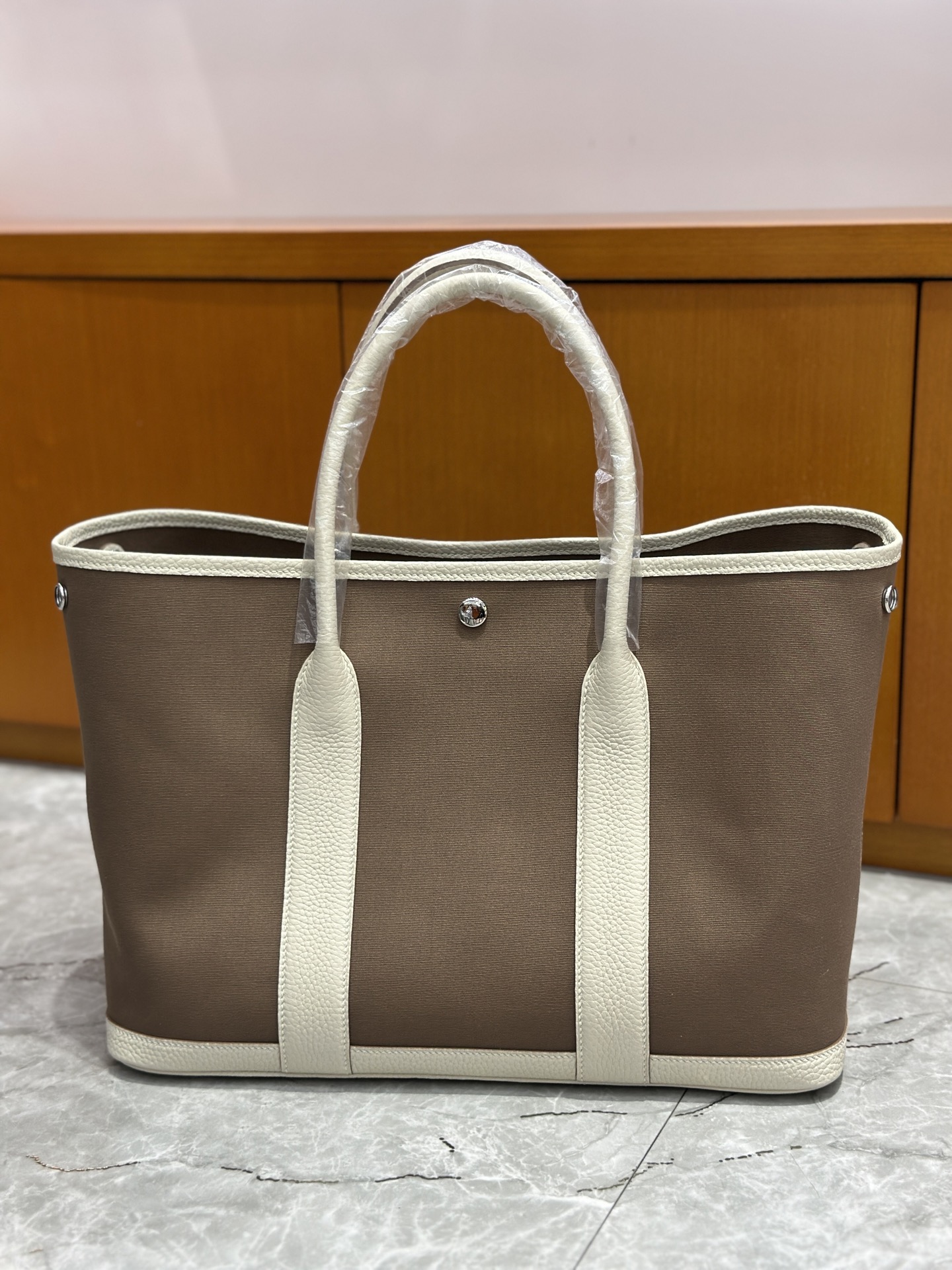 NO:741175,30, 36cm garden bag single layer canvas, real shot, milkshake white/elephant gray canvas, suitable for commuting and going out on the street!  !  Full of luxury, Hermes, hermes, Hermes,1986090930、36cm 花园包单层帆布 现货实拍 奶昔白/大象灰帆布 通勤 出街都很适配！！满满高级感,爱马仕,hermes,Hermes,,Bag