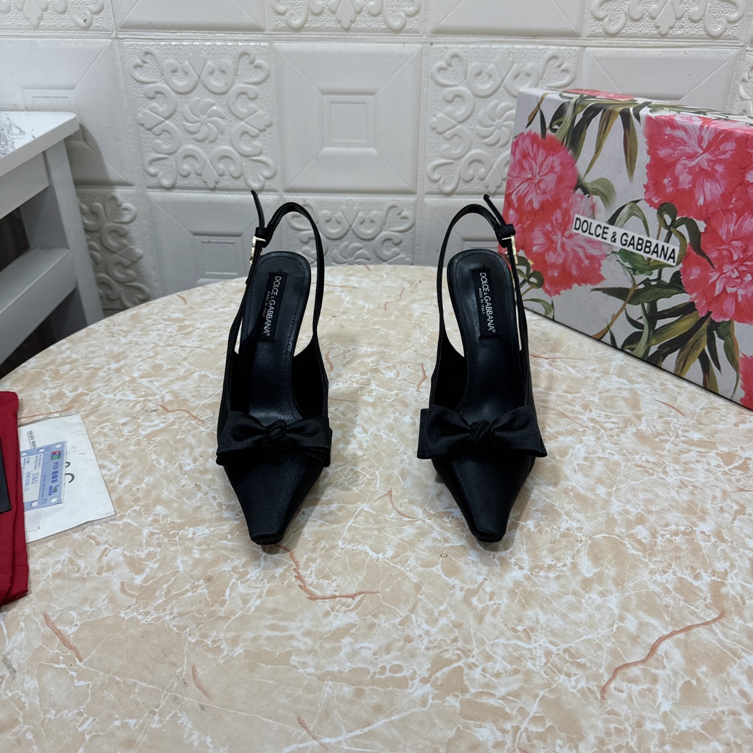 NO:694159,DG. Top version. High quality 2025 new model 1:1 open mold Bow decorated high heels Silk upper fabric Sheepskin lining Heel height: 10.5cm Outsole Class A original black leather outsole Size size SIZE.34–43 (34.42.43 custom-made, non-refundable and non-exchangeable), high-heeled sandals, sandals, high heels, sheepskin, real silk, Leather soles19860909DG.顶级版本.高品质 2025新款 1:1开模 蝴蝶结装饰高跟鞋 鞋面真丝面料 内里羊皮 跟高:10.5cm 大底A级原版黑色真皮大底 码数SIZE.34–43（34.42.43订做不退不换）,高跟鞋凉鞋,sandals,high heels,sheepskin,real silk,Leather soles,Women's Shoes