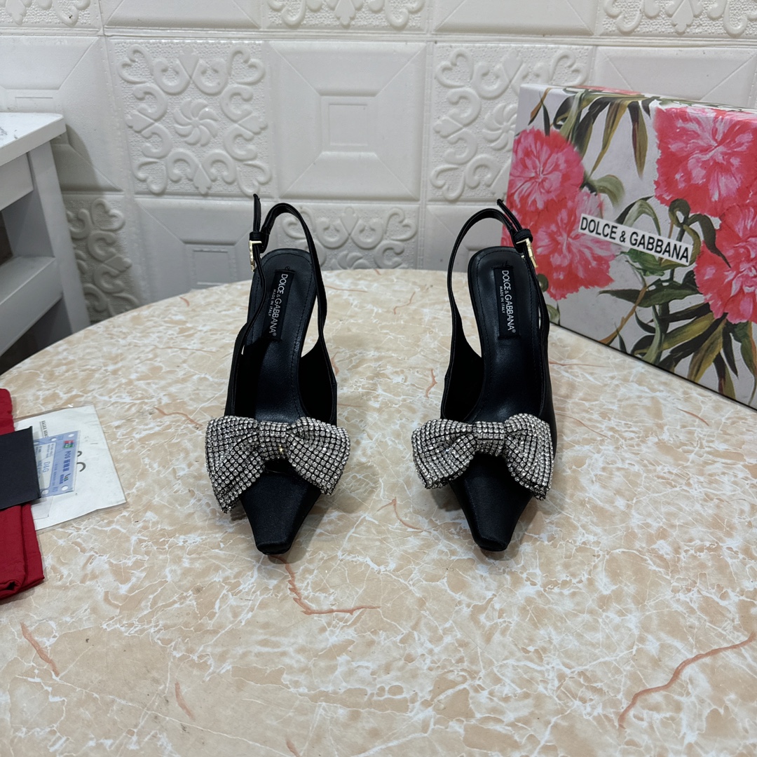 NO:694163,DG. Top version. High quality 2025 new model 1:1 open mold Rhinestone bow decorated high heels Silk upper fabric Sheepskin lining Heel height: 10.5cm outsole Grade A original black leather outsole Size size SIZE.34–43 (34.42.43 custom-made, non-refundable and non-exchangeable), high-heeled sandals, sandals, high heels, sheepskin, real silk, Leather soles19860909DG.顶级版本.高品质 2025新款 1:1开模 水钻蝴蝶结装饰高跟鞋 鞋面真丝面料 内里羊皮 跟高:10.5cm 大底A级原版黑色真皮大底 码数SIZE.34–43（34.42.43订做不退不换）,高跟鞋凉鞋,sandals,high heels,sheepskin,real silk,Leather soles,Women's Shoes