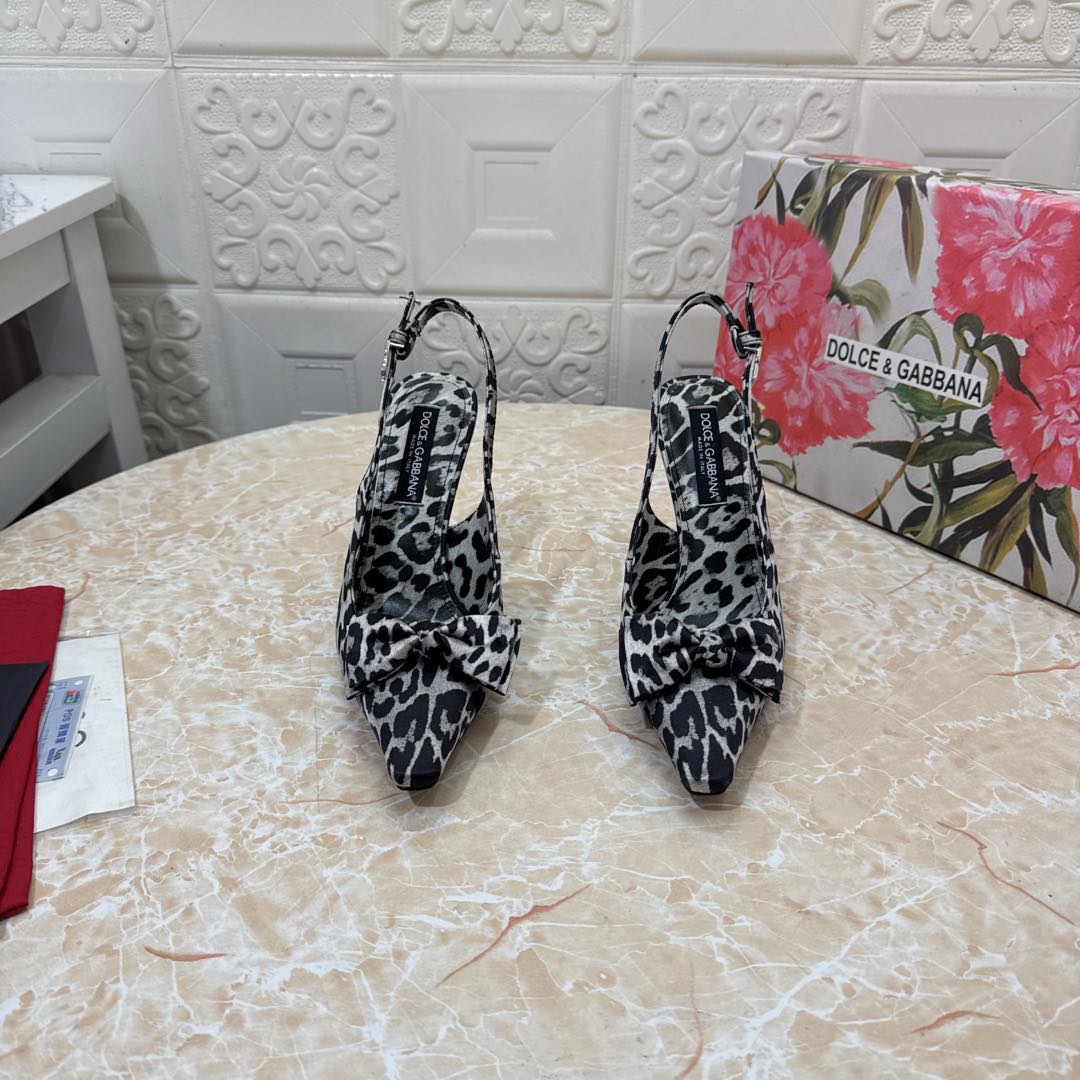 NO:164580,DG. Top version. High quality New 1:1 mold opening bow decorative high heels, upper silk fabric, inner sheepskin heel height: 10.5cm outsole A-grade original black leather outsole size SIZE.34–43 (34.42.43 custom made, no return or replacement), sandals, Dolce & Gabbana, sandals, high heels, sheepskin, real silk, Leather soles19860909DG.顶级版本.高品质 新款 1:1开模 蝴蝶结装饰高跟鞋 鞋面真丝面料 内里羊皮 跟高:10.5cm 大底A级原版黑色真皮大底 码数SIZE.34–43（34.42.43订做不退不换）,凉鞋,Dolce&Gabbana,sandals,high heels,sheepskin,real silk,Leather soles,Women's Shoes
