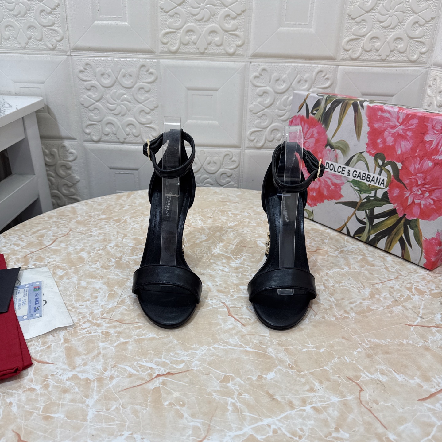 NO:164573,DG. Top version. High quality 2025 new model 1:1 mold opening DG diamond heel sandals, upper cowhide, inner sheepskin, heel height: 10.5cm, outsole, A-grade original apricot leather outsole, size SIZE.34–43 (34.42.43 custom made, no return or replacement), sandals, Dolce & Gabbana, sandals, cowhide, sheepskin, Leather soles19860909DG.顶级版本.高品质 2025新款 1:1开模 DG钻跟凉鞋 鞋面牛皮 内里羊皮  跟高:10.5cm 大底A级原版杏色真皮大底 码数SIZE.34–43（34.42.43订做不退不换）,凉鞋,Dolce&Gabbana,sandals,cowhide,sheepskin,Leather soles,Women's Shoes