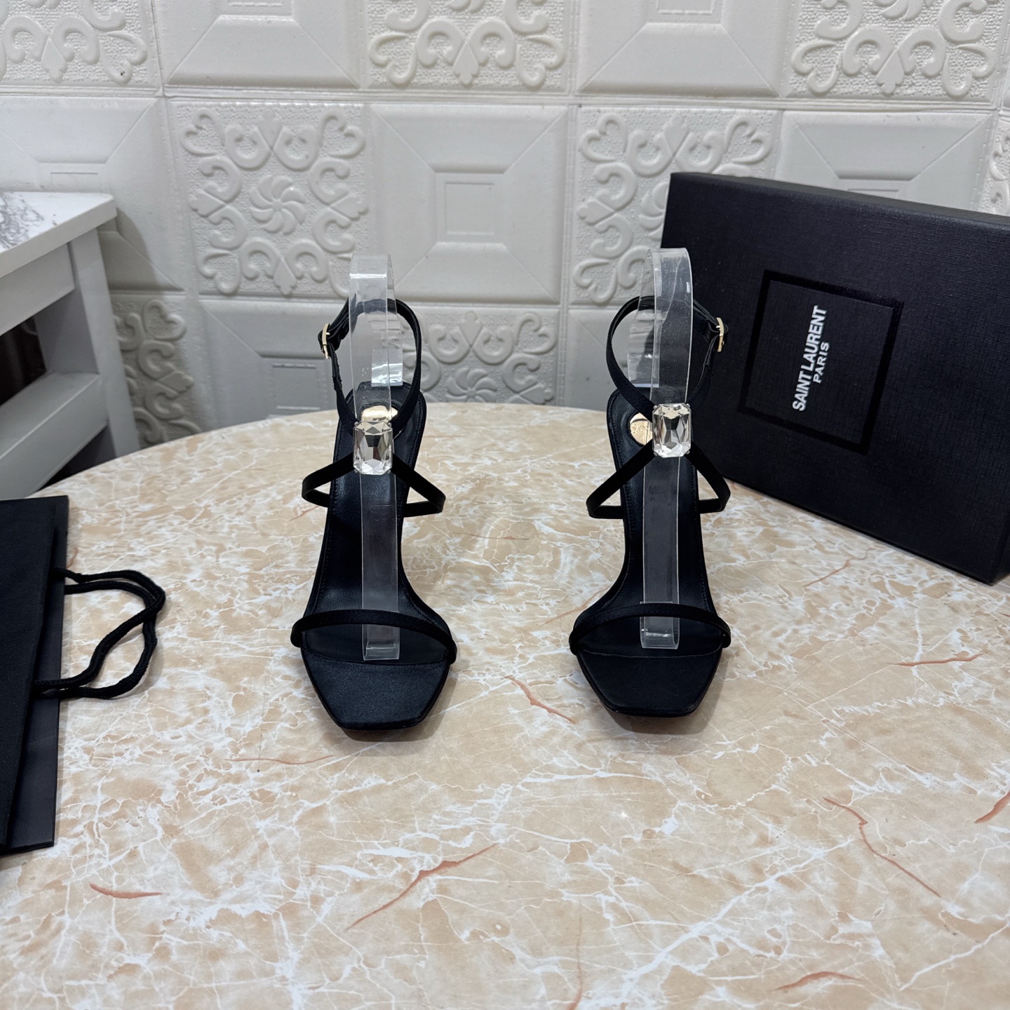 NO:166464,YSL. Top version. High quality. Configure full packaging. 2025 new model. Official website synchronization. 1:1 mold opening. Rhinestone decorative sandals. Upper silk. Inner sheepskin. Heel height: 10.5cm. Outsole. A-grade original black leather outsole. Size SIZE.34–43 (34.42.43. Custom made without return or exchange), high heels. saint laurent, sandals, high heels, sheepskin, real silk, Leather soles.19860909YSL.顶级版本.高品质. 配置全套包装 2025新款 官网同步 1:1开模 水钻装饰凉鞋 鞋面真丝 内里羊皮 跟高:10.5cm 大底A级原版黑色真皮大底 码数SIZE.34–43（34.42.43订做不退不换）,高跟鞋,saint laurent,sandals,high heels,sheepskin,real silk,Leather soles,Women's Shoes