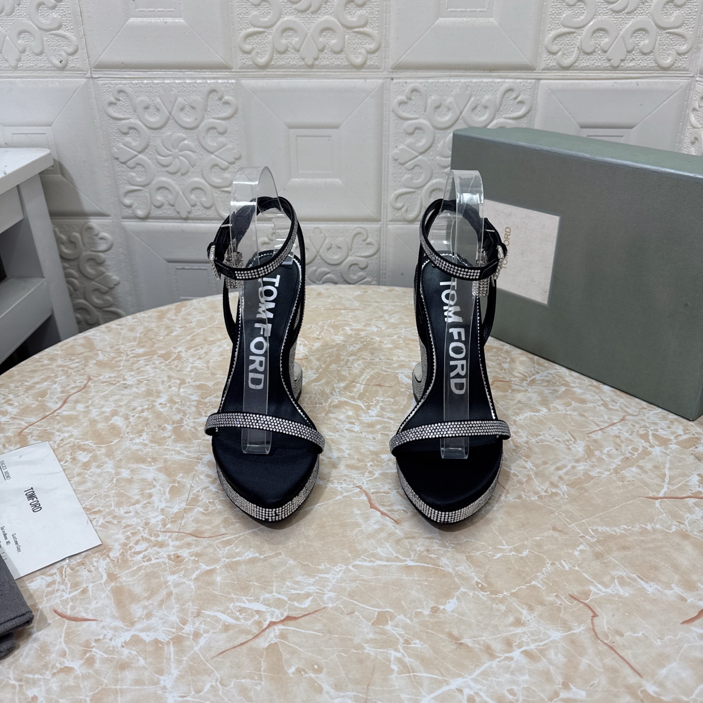 NO:234343,TOM FORD Top Version High Quality 2025 New Models Hot Diamond Craft Brand Lock High Heels Upper Silk Hot Diamond Fitting Sheepskin Heels High Front Water Table 2.cm Rear 12.5cm Sole AAA Grade Original Leather Outsole SIZE34-43 (34 42 43 Customized No Returns) P, High Heels, Tom ford, High Heels, Sheepskin, Real Silk, Leather Soles19860909TOM FORD顶级版本 高品质 2025新款 烫钻工艺 品牌锁扣高跟鞋 鞋面真丝烫钻 垫脚羊皮 跟高前水台2.cm 后12.5cm 鞋底AAA级原版真皮大底 SIZE34-43（34 42 43订做不退换） P,高跟鞋,tom ford,high heels,sheepskin,real silk,Leather soles,Women's Shoes