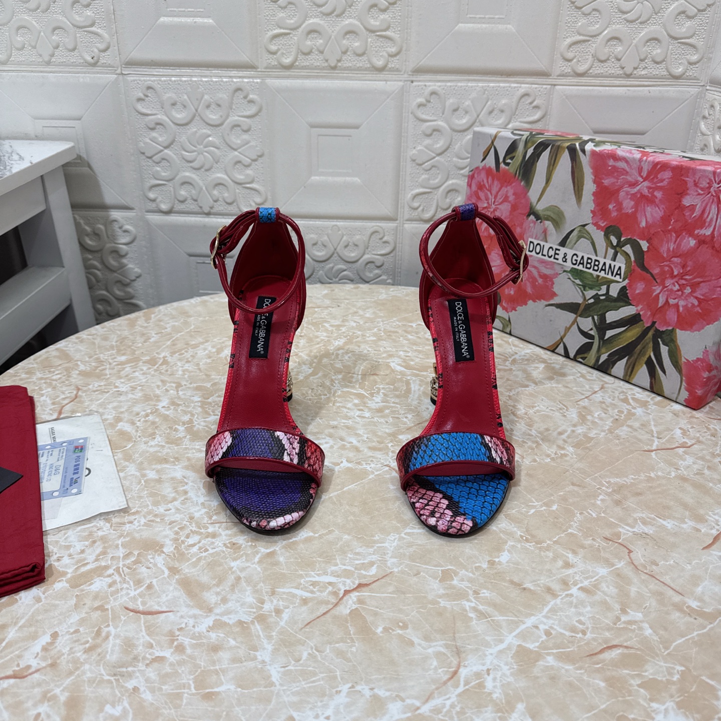 NO:225501,DG. Top version. High quality New model Exclusive mold opening DG diamond buckle high heel sandals upper snake pattern cowhide 3D printing inner sheepskin heel height: 10.5cm outsole A-grade original black leather outsole size SIZE.34–43 (34.42.43 custom made without return or exchange), high heels, Dolce & Gabbana, sandals, high heels, cowhide, sheepskin, Leather soles19860909DG.顶级版本.高品质 新款 独家开模 DG钻扣高跟凉鞋 鞋面蛇纹牛皮3D打印 内里羊皮  跟高:10.5cm 大底A级原版黑色真皮大底 码数SIZE.34–43（34.42.43订做不退不换）,高跟鞋,Dolce&Gabbana,sandals,high heels,cowhide,sheepskin,Leather soles,Women's Shoes