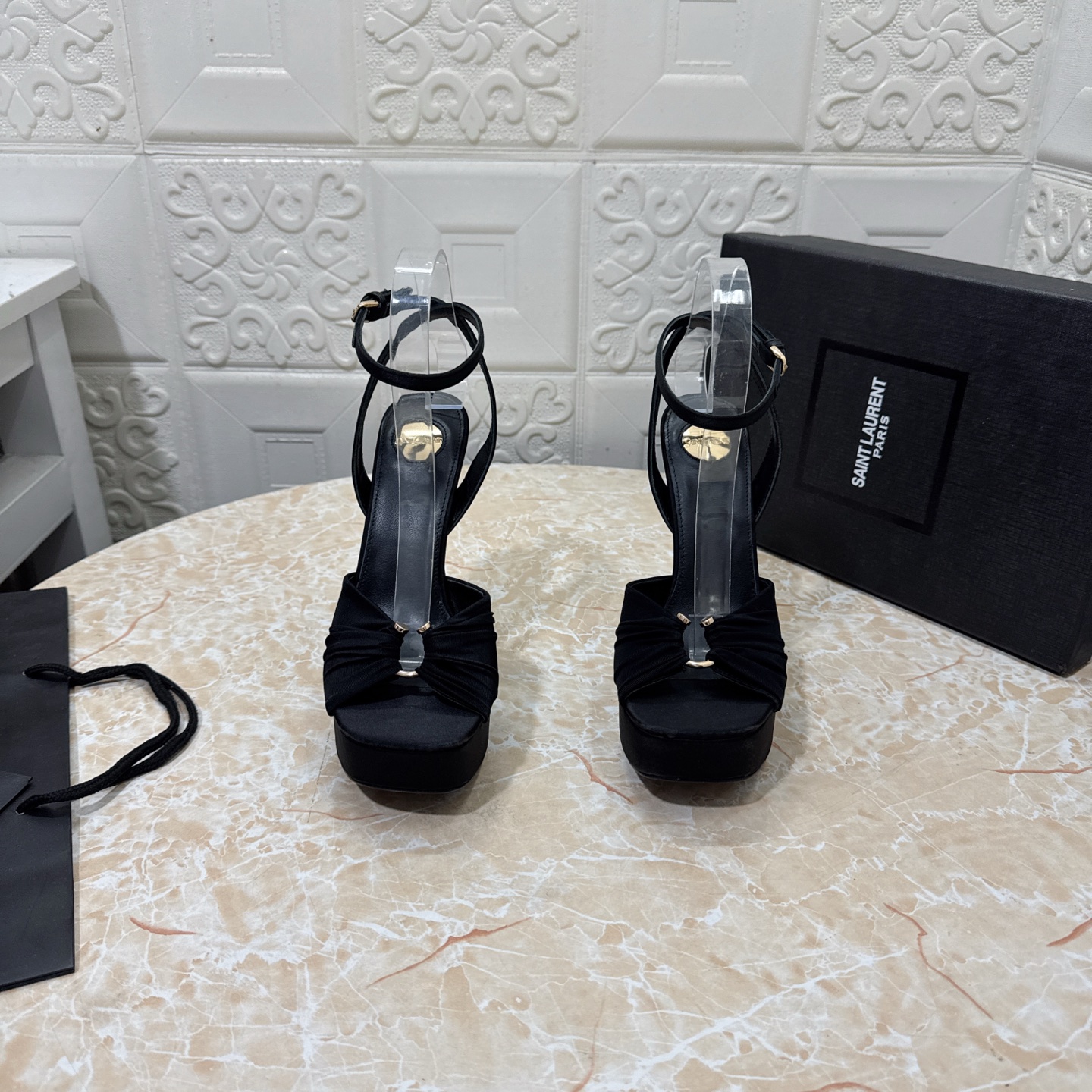 NO:249493,YSL. Top version. High quality. Configure full packaging. New 2025 model waterproof platform high heel sandals, silk upper, inner sheepskin, heel height: 13.5cm/water platform 3cm, outsole, A-grade original black leather outsole, size SIZE.34–43 (34.42.43 custom made, no return or replacement), sandals, saint laurent, sandals, sheepskin, real silk, Leather soles19860909YSL.顶级版本.高品质. 配置全套包装 2025新款 防水台高跟凉鞋 鞋面真丝面料 内里羊皮 跟高:13.5cm/水台3cm 大底A级原版黑色真皮大底 码数SIZE.34–43（34.42.43订做不退不换）,凉鞋,saint laurent,sandals,sheepskin,real silk,Leather soles,Women's Shoes
